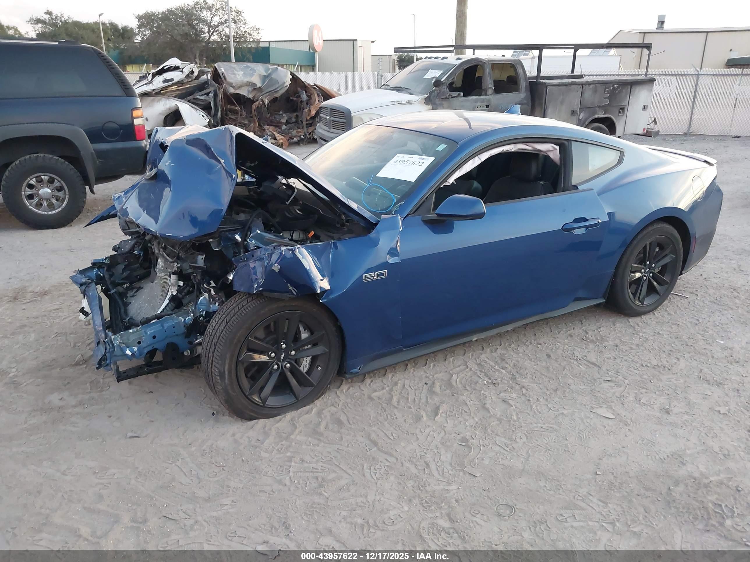 FORD MUSTANG image 2