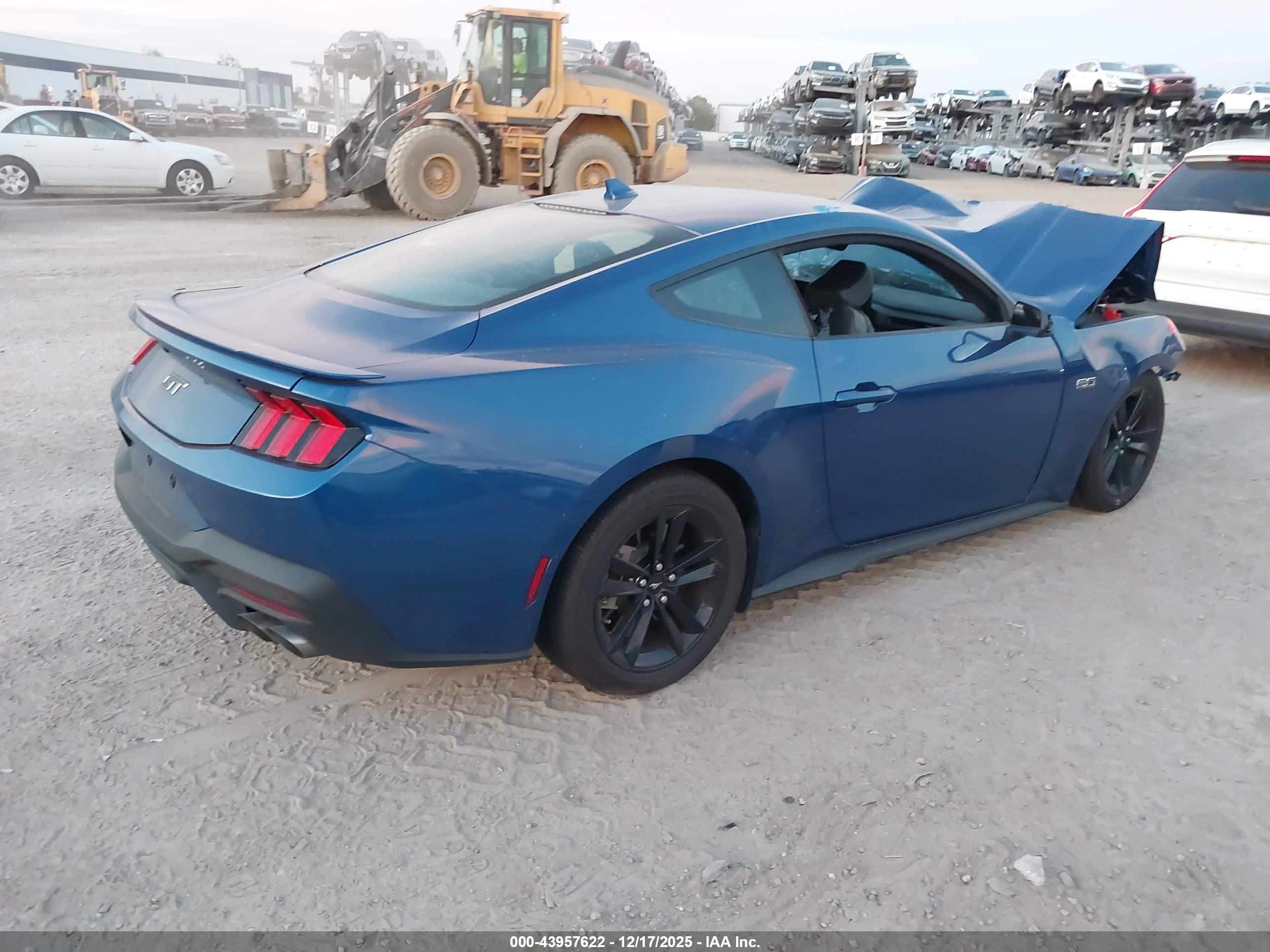 FORD MUSTANG image 4