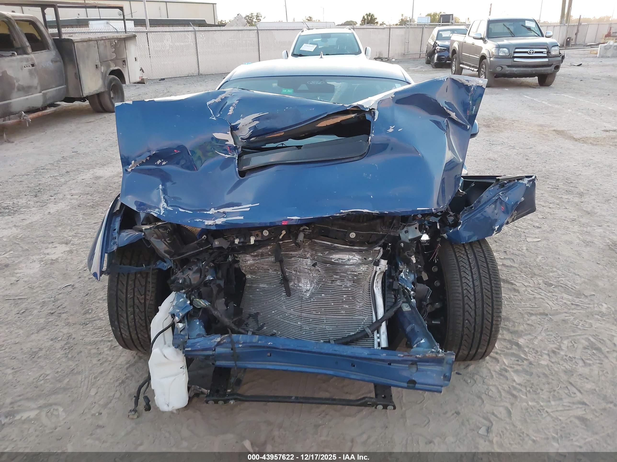 FORD MUSTANG image 6