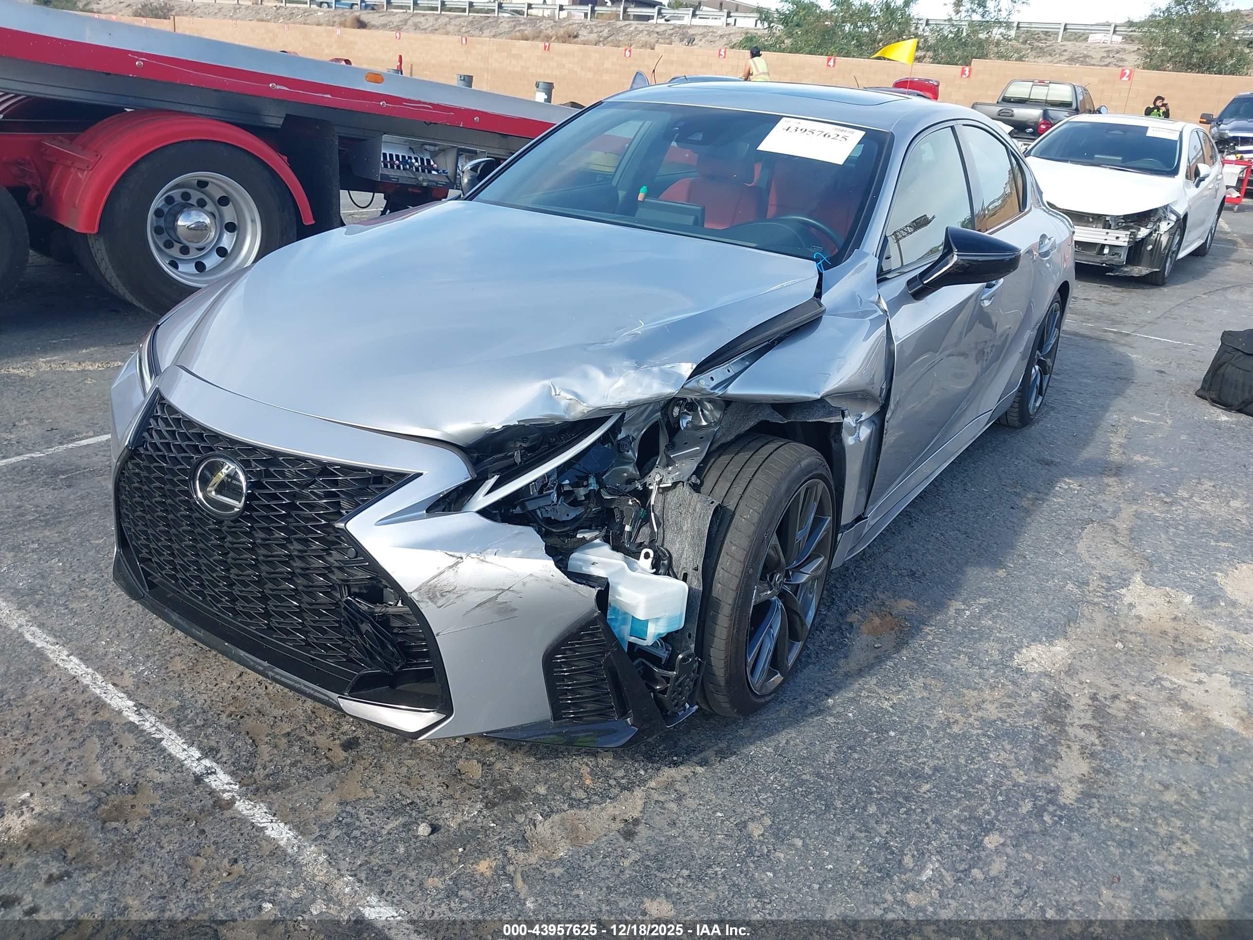LEXUS IS image 2