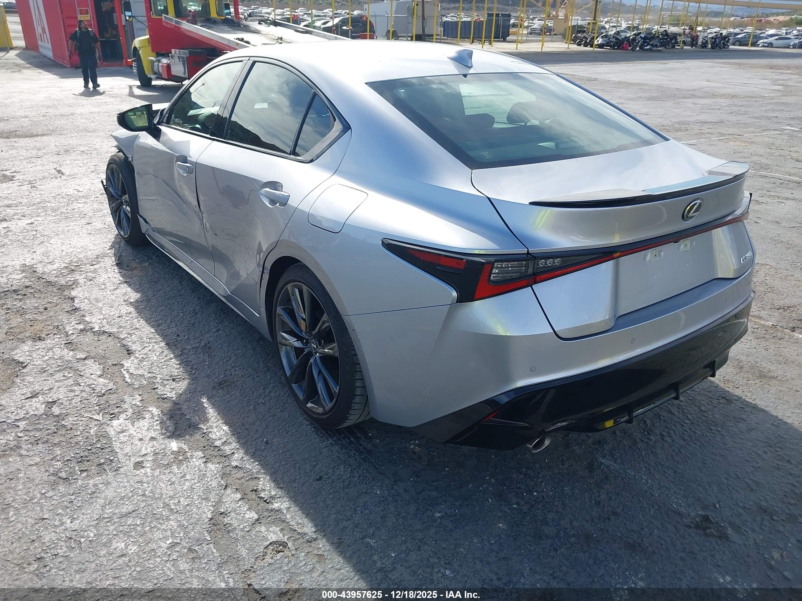 LEXUS IS image 3