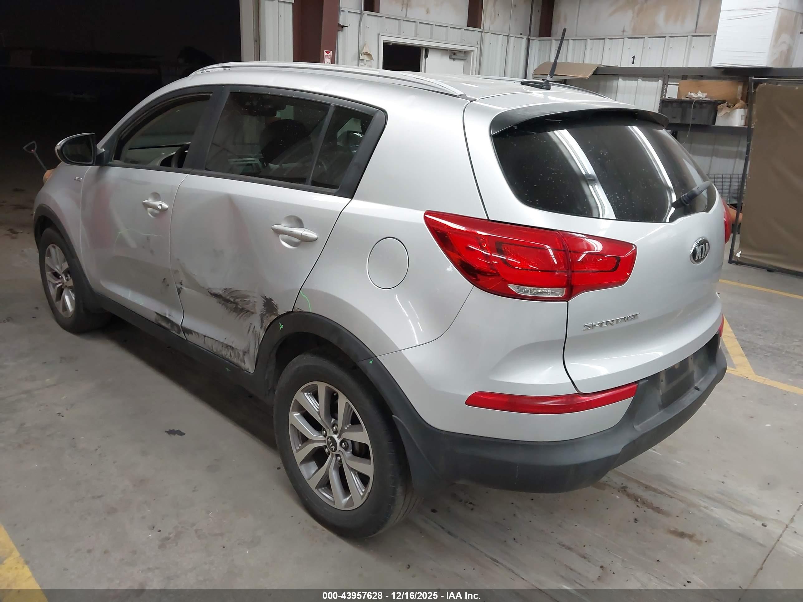 KIA SPORTAGE image 3