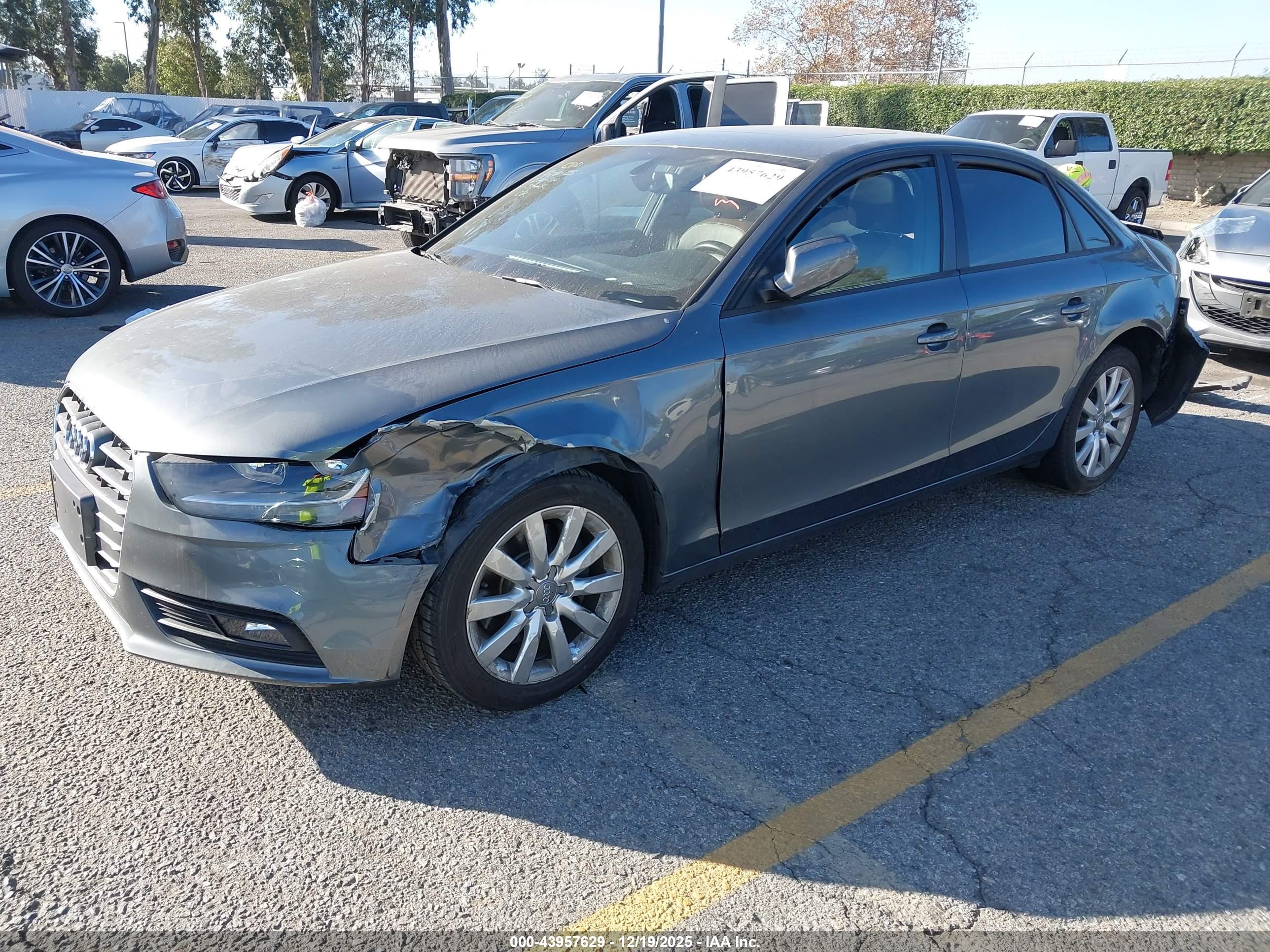 AUDI A4 image 2