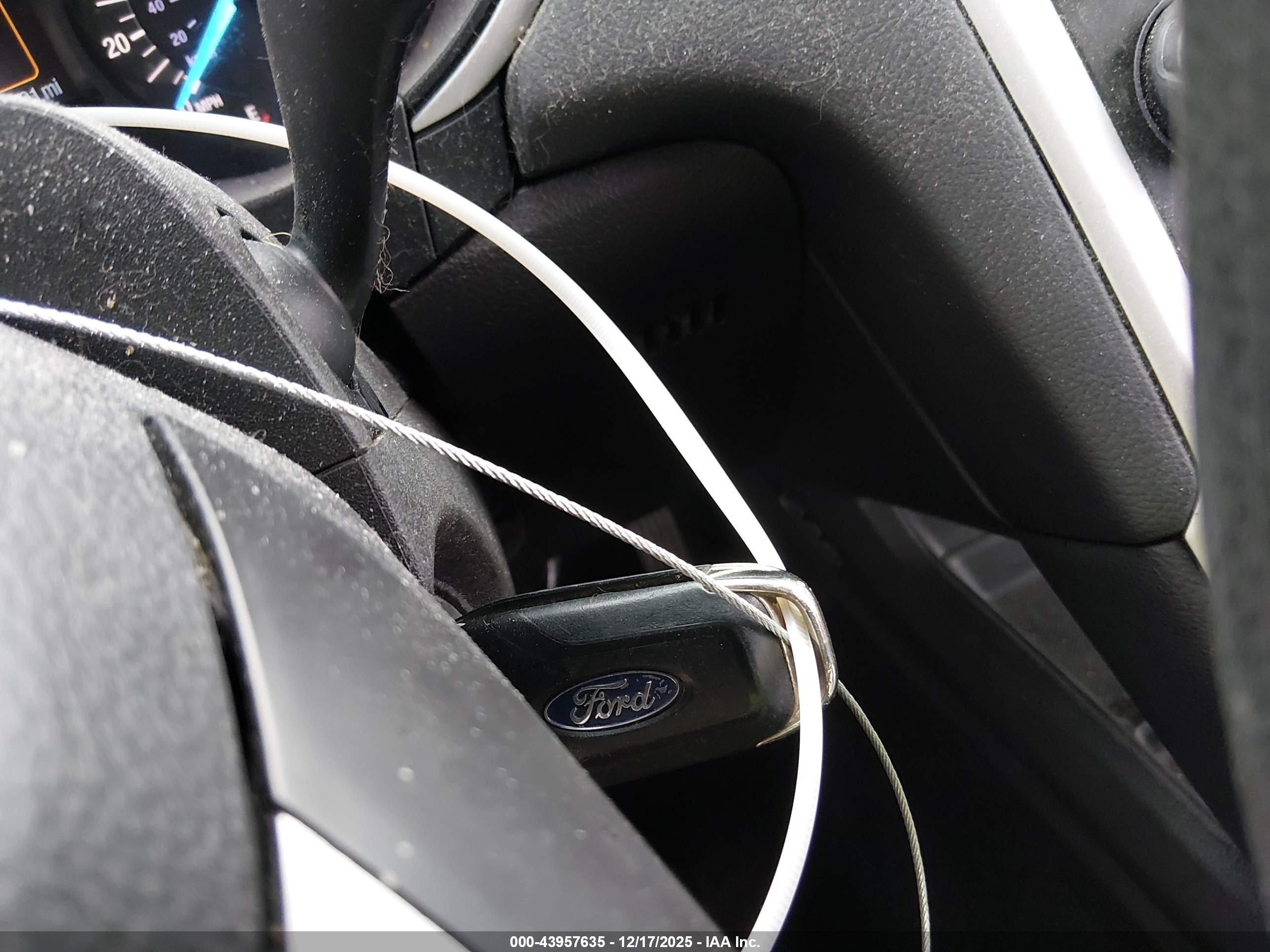 FORD FUSION image 11