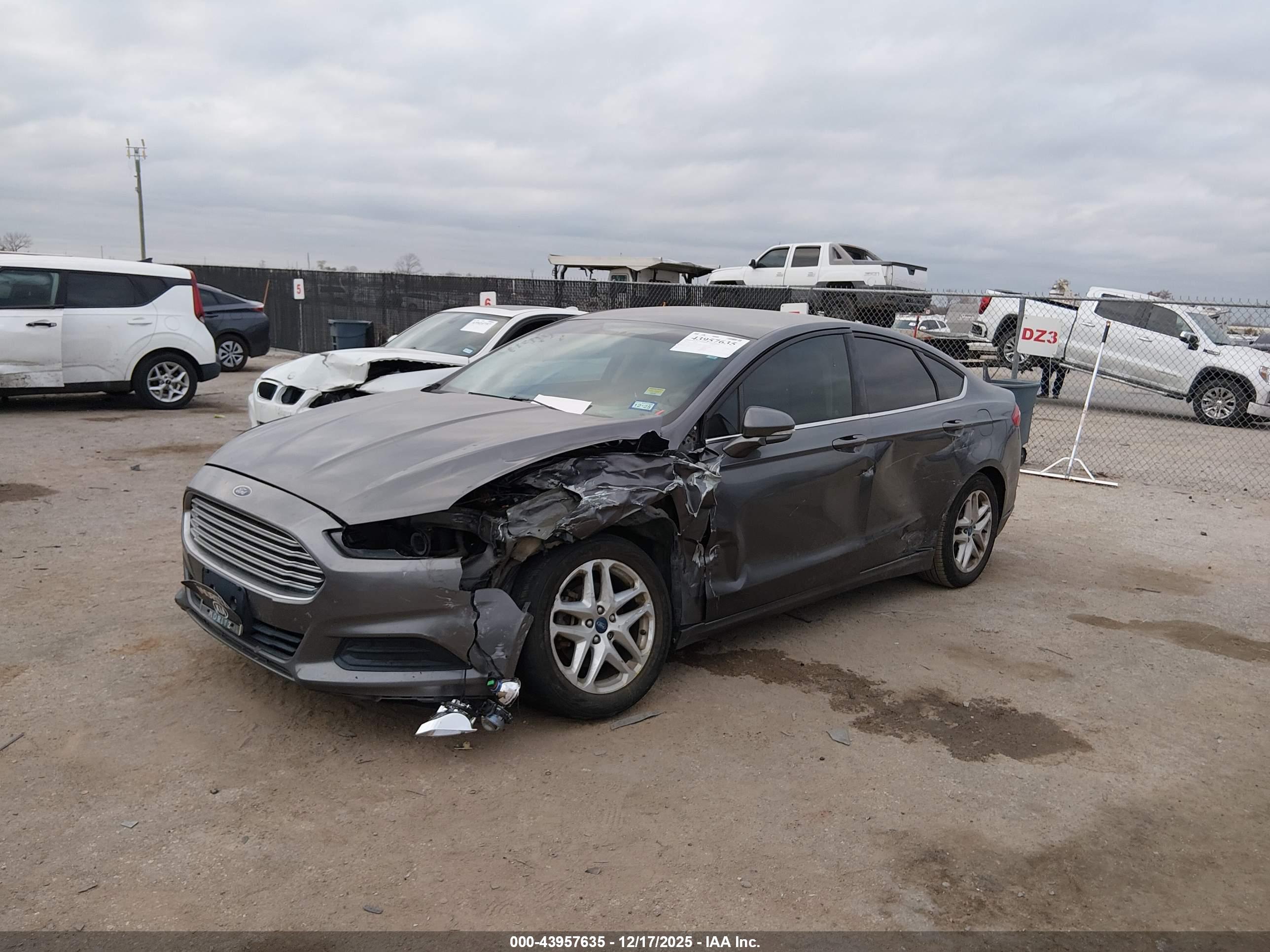 FORD FUSION image 2