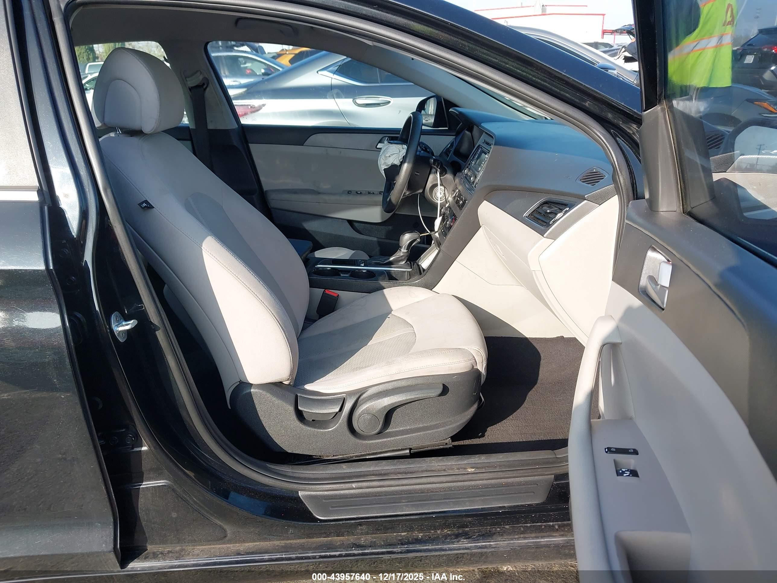 HYUNDAI SONATA image 5