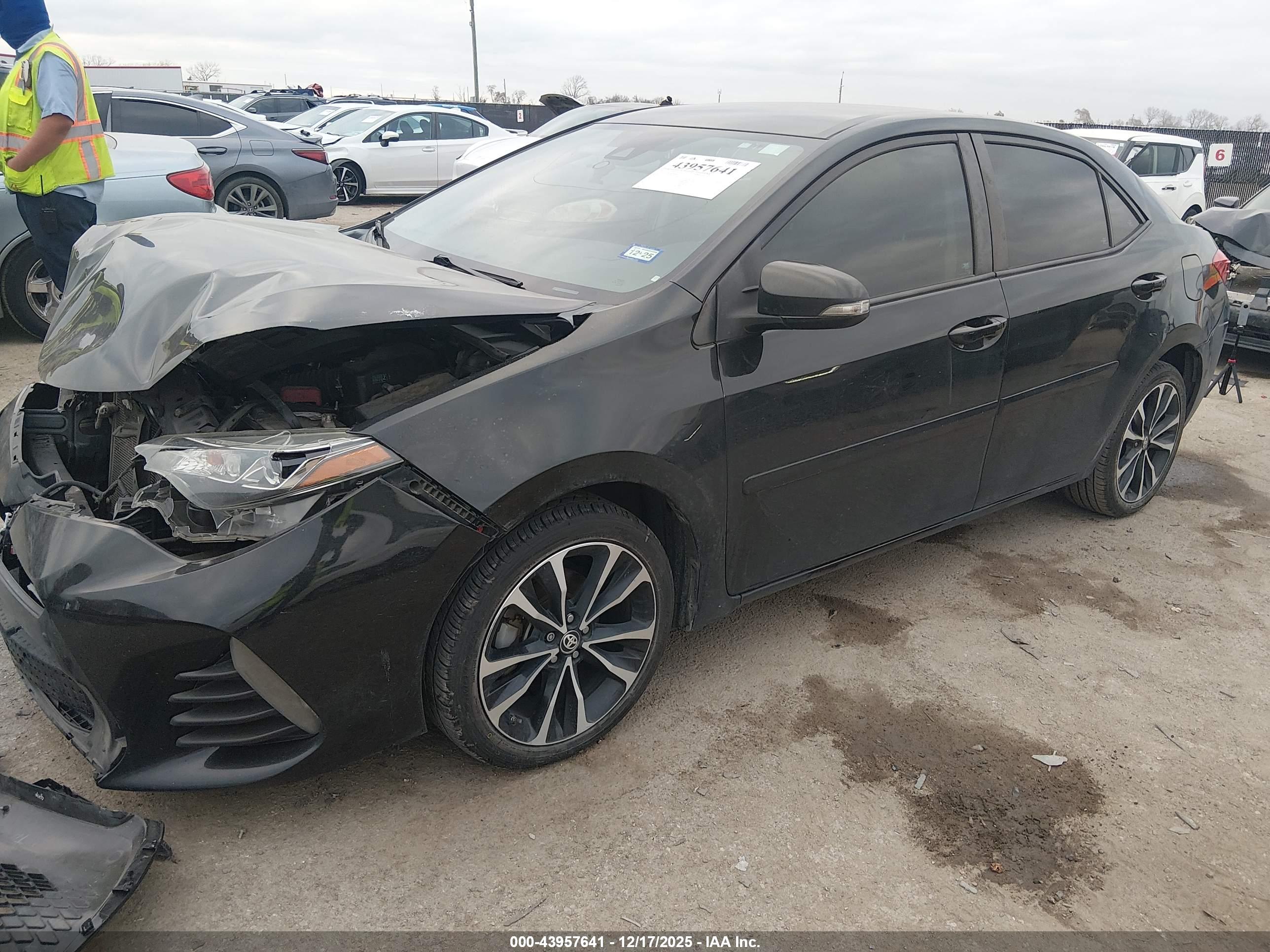 TOYOTA COROLLA image 2