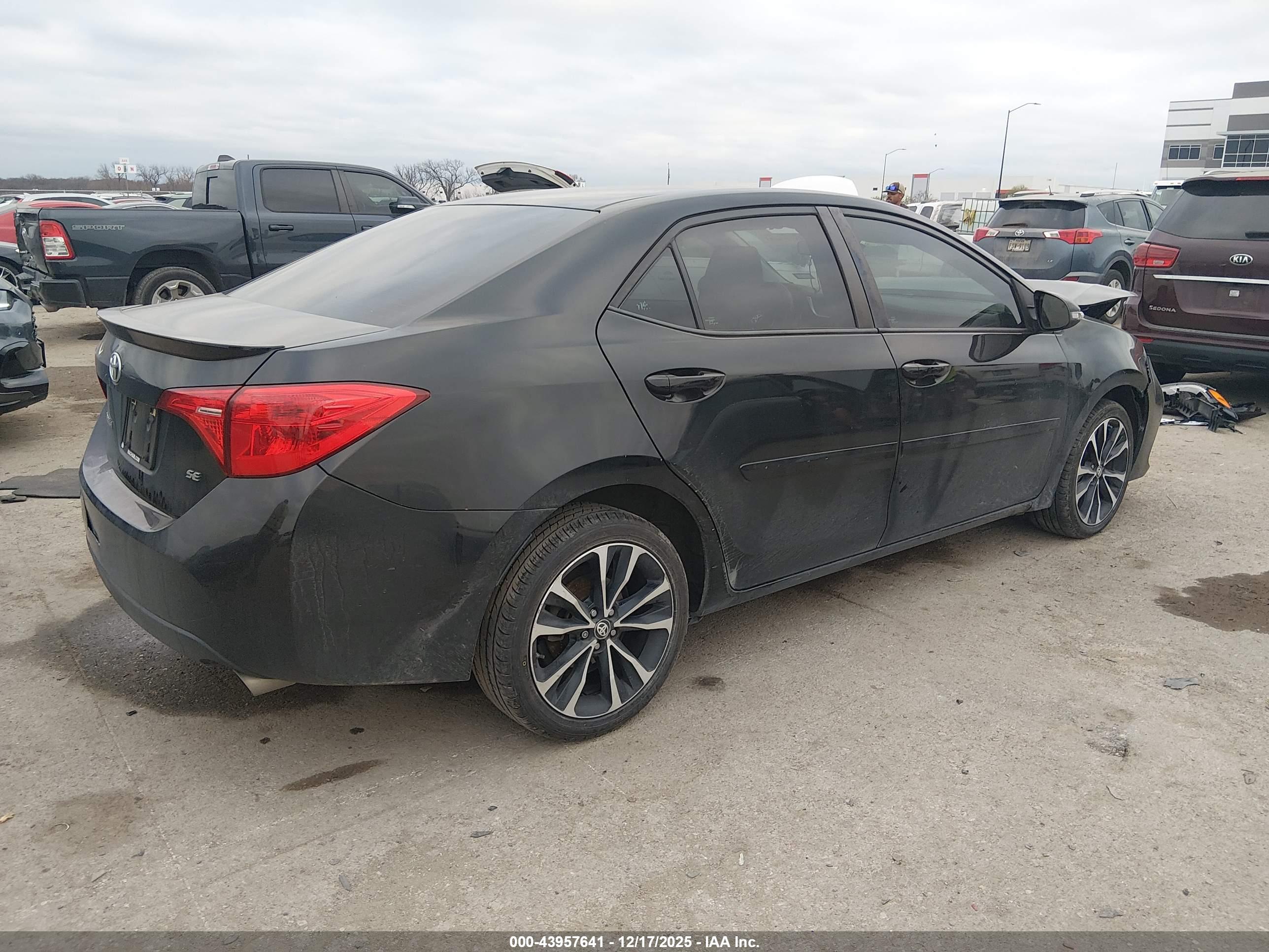 TOYOTA COROLLA image 4
