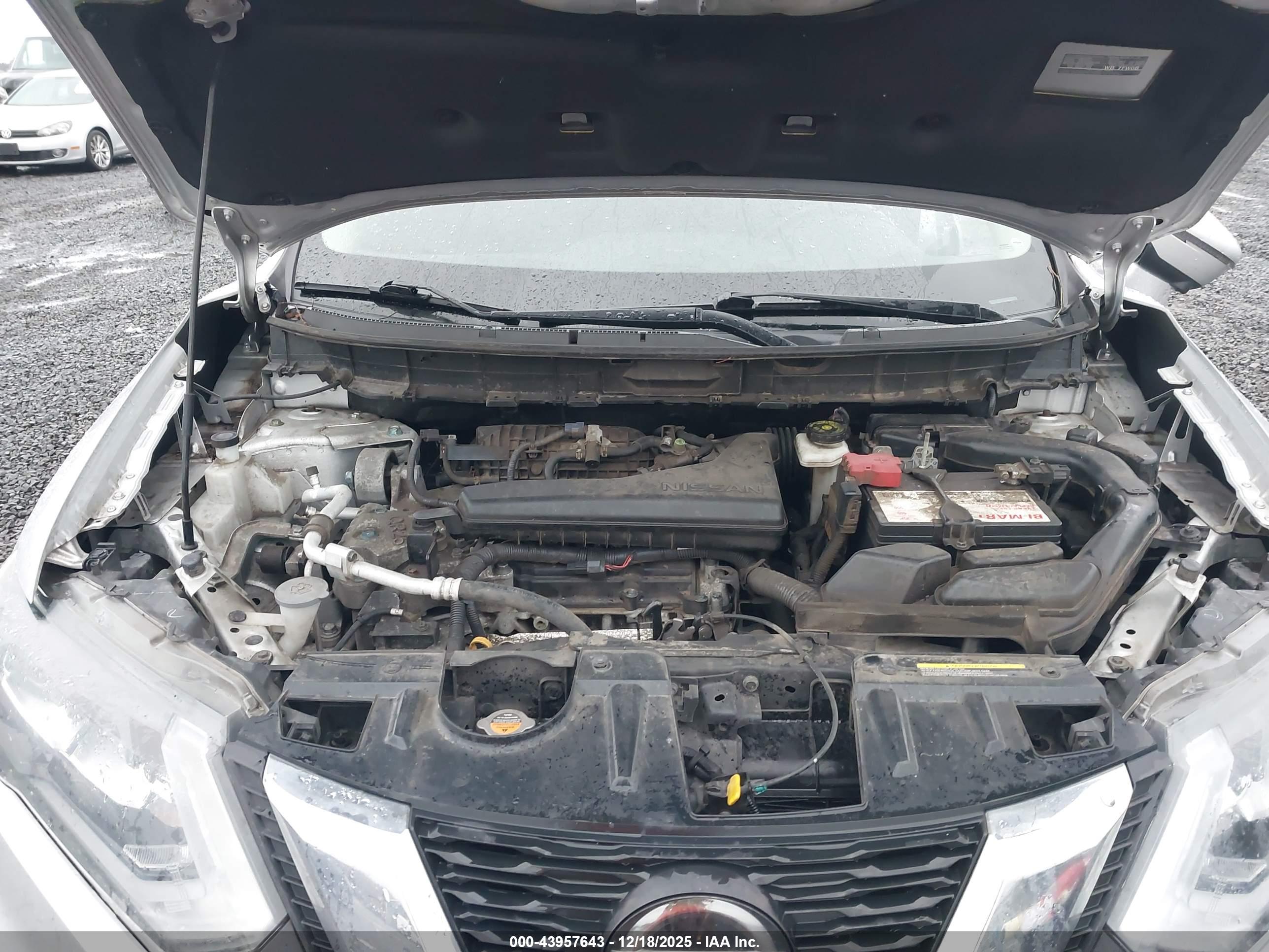 NISSAN ROGUE image 10