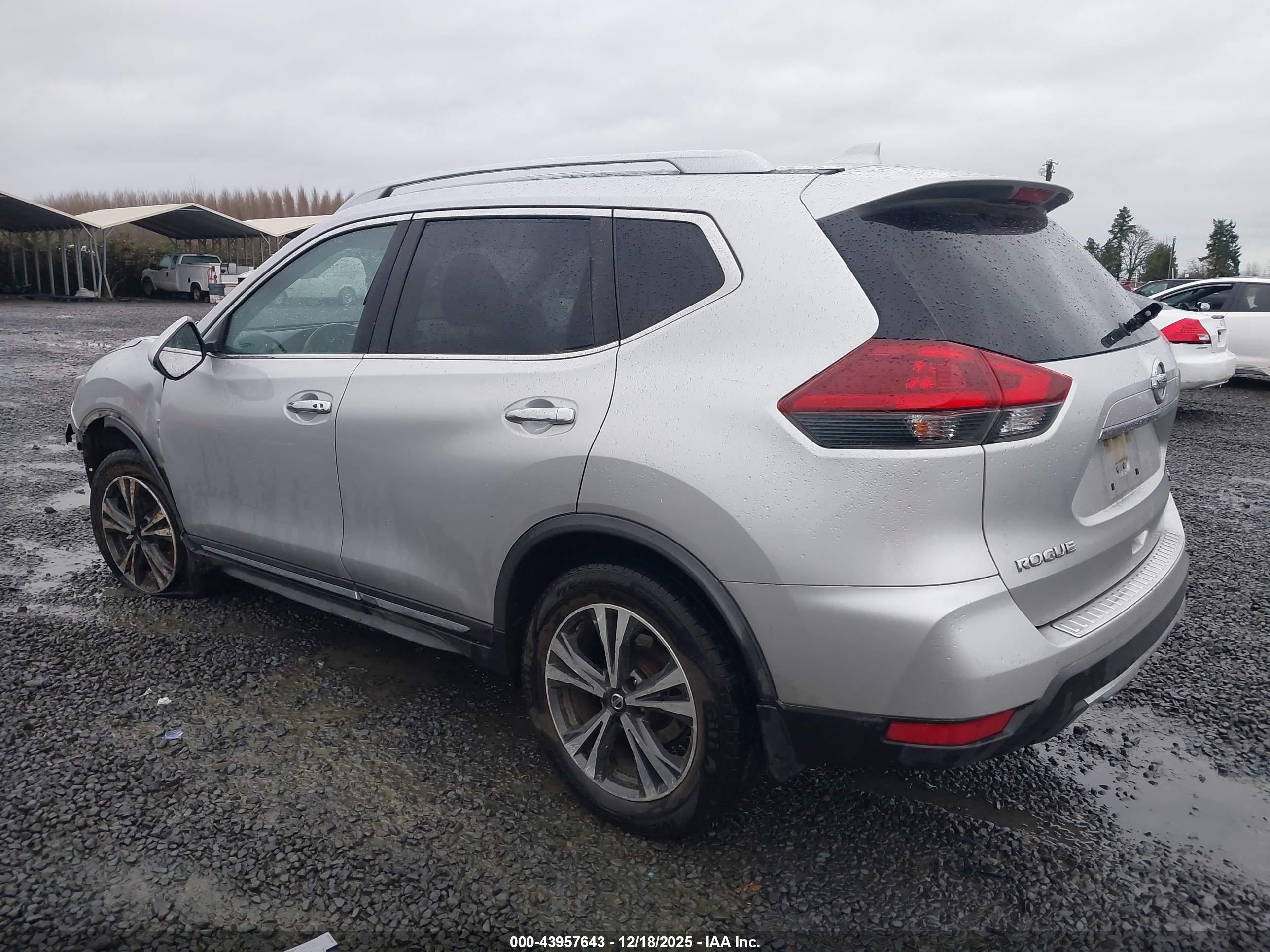 NISSAN ROGUE image 3