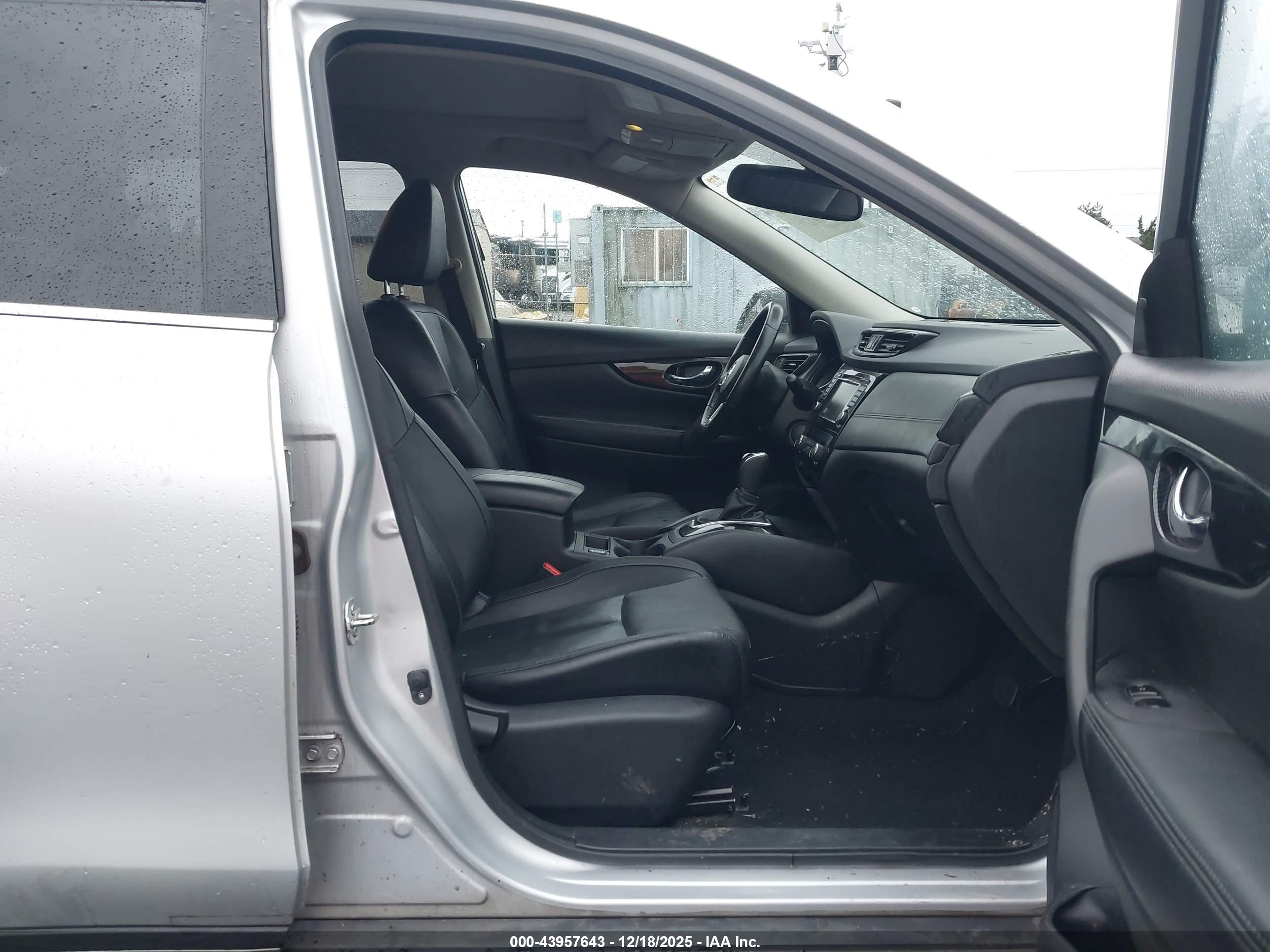 NISSAN ROGUE image 5