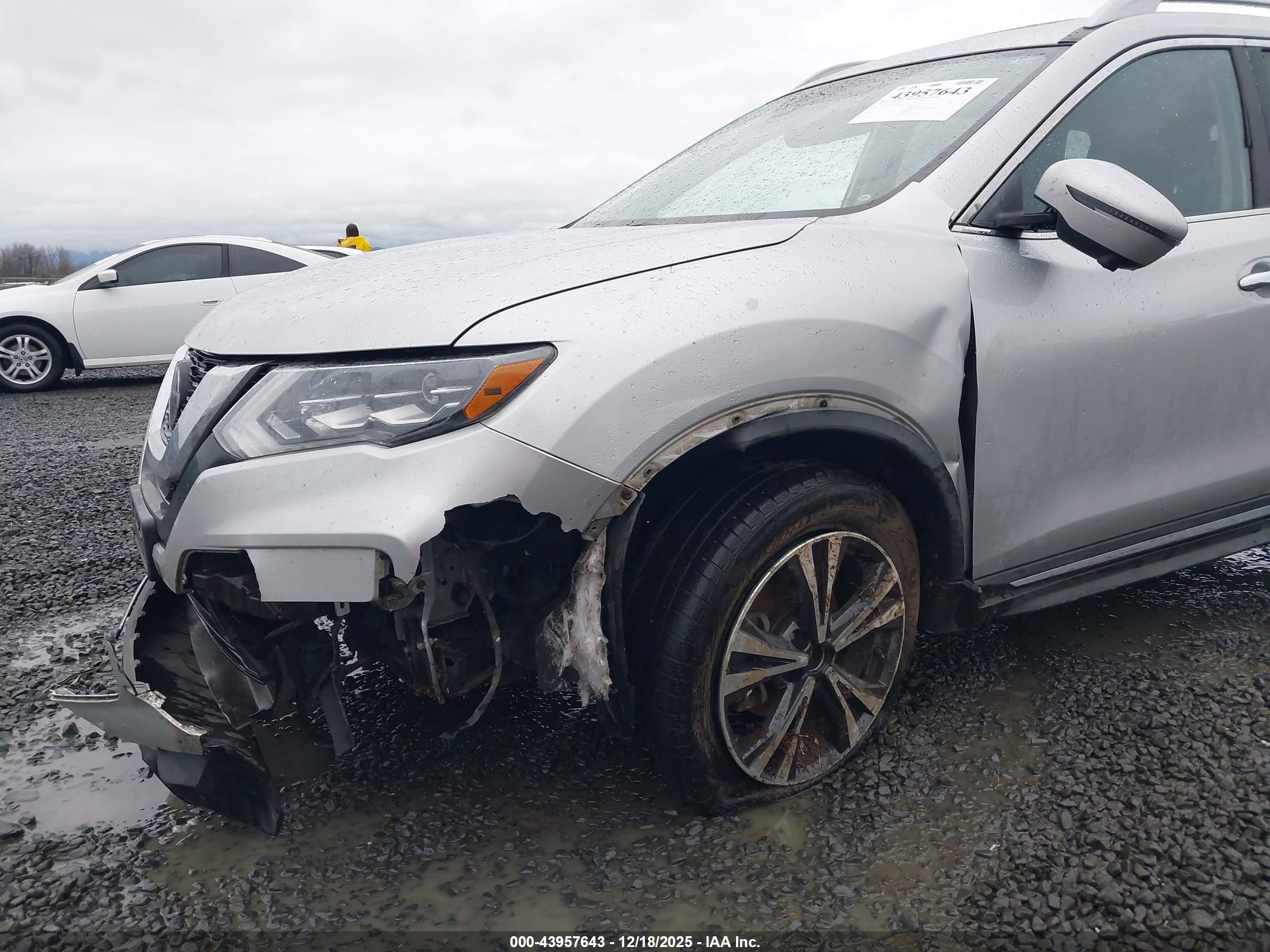 NISSAN ROGUE image 6