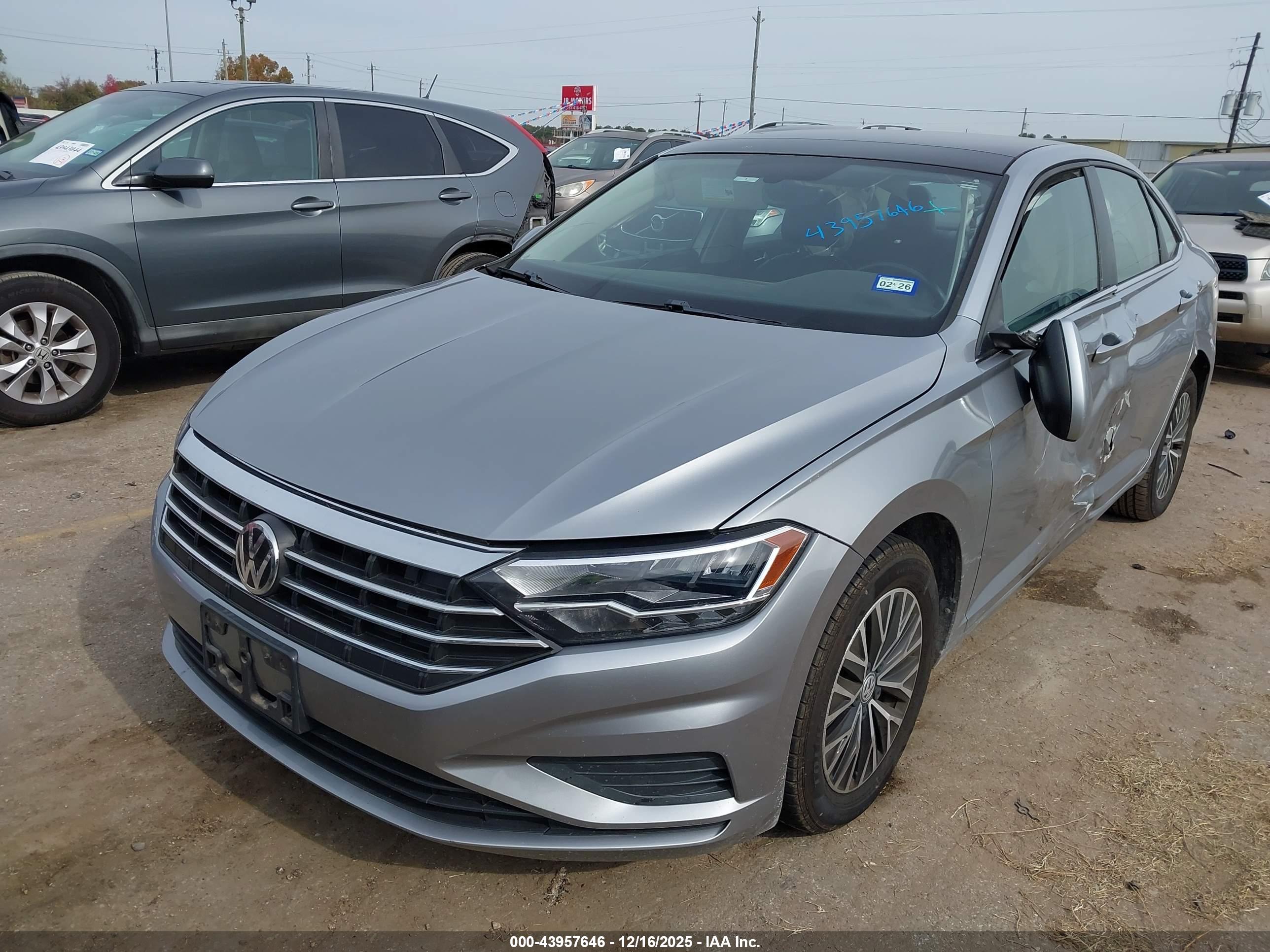 VOLKSWAGEN JETTA image 6