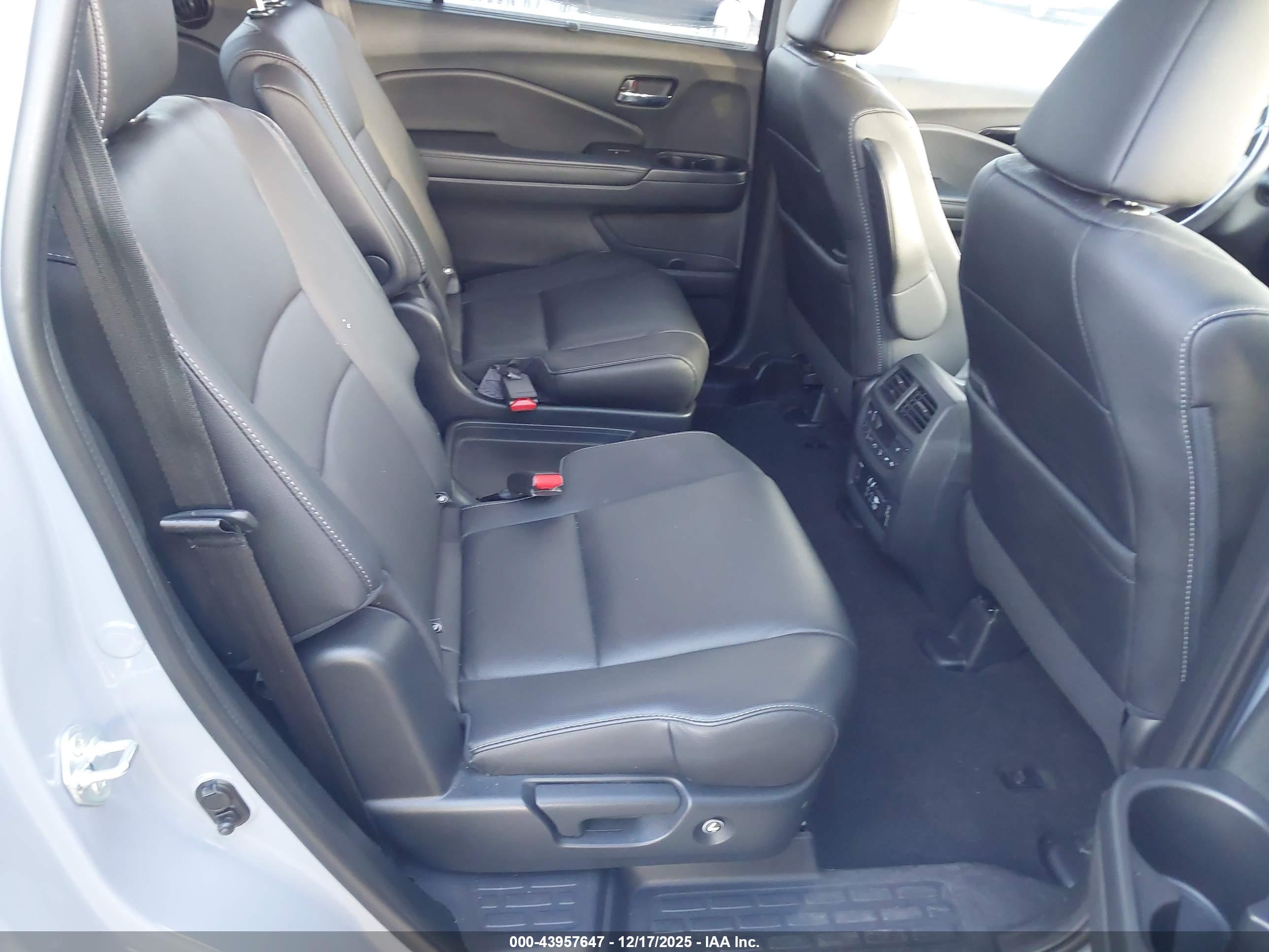 HONDA PILOT image 8