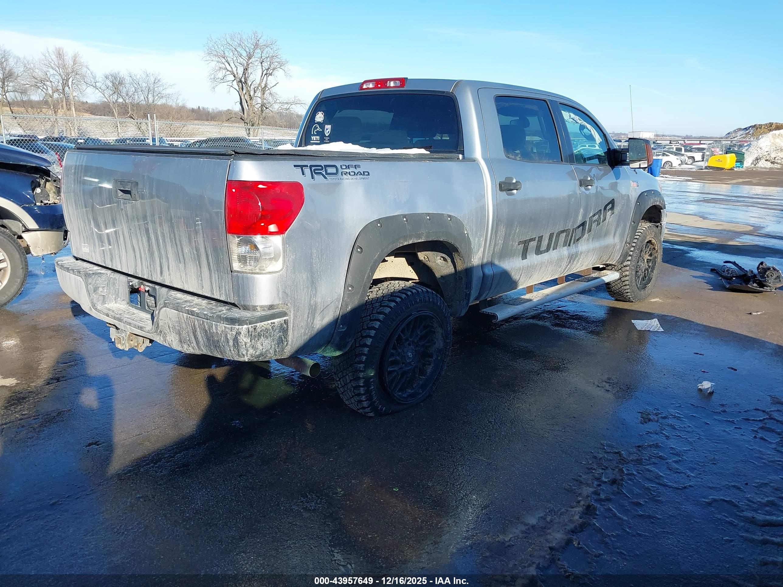 TOYOTA TUNDRA image 4