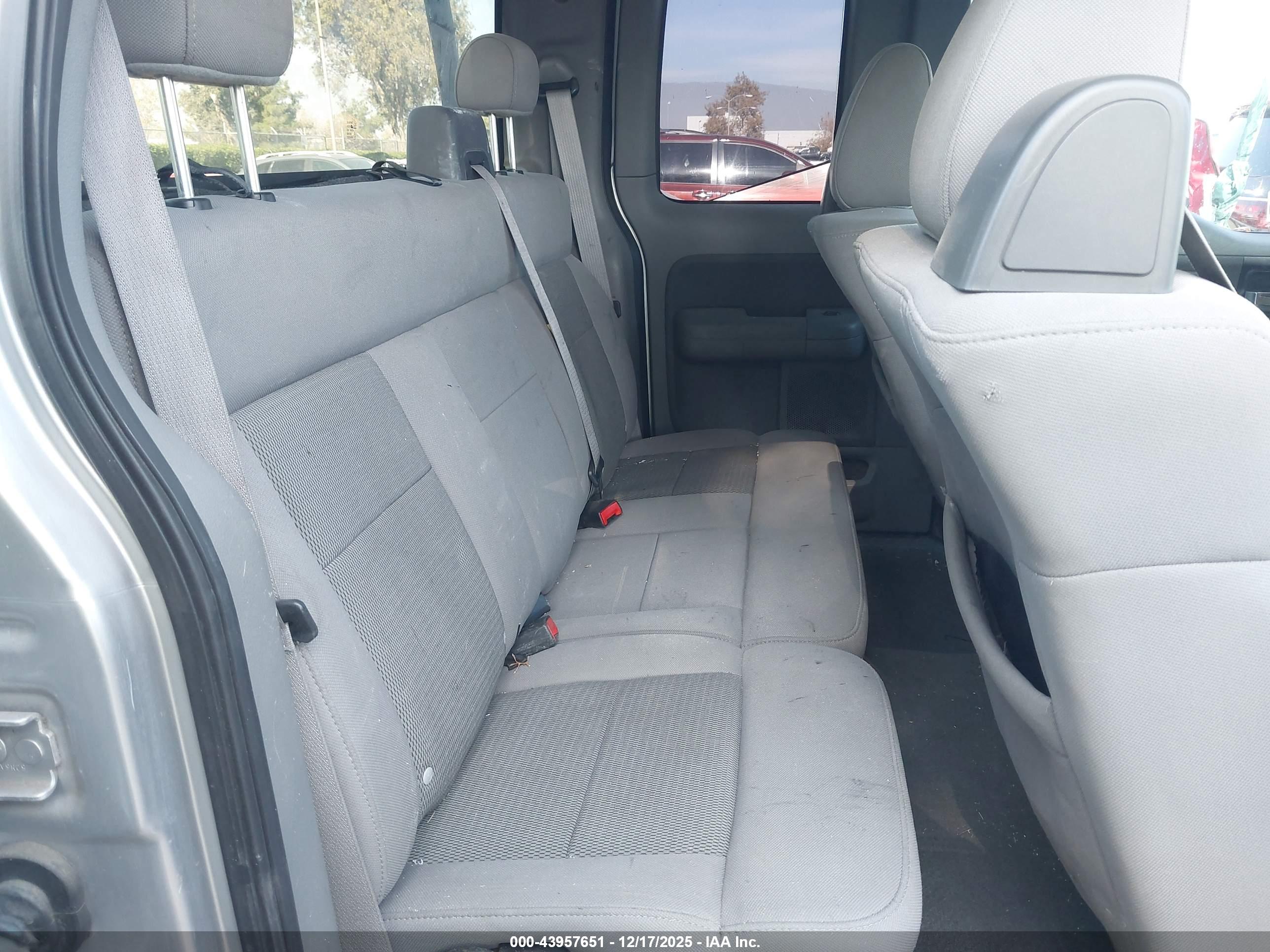 FORD F-150 image 8