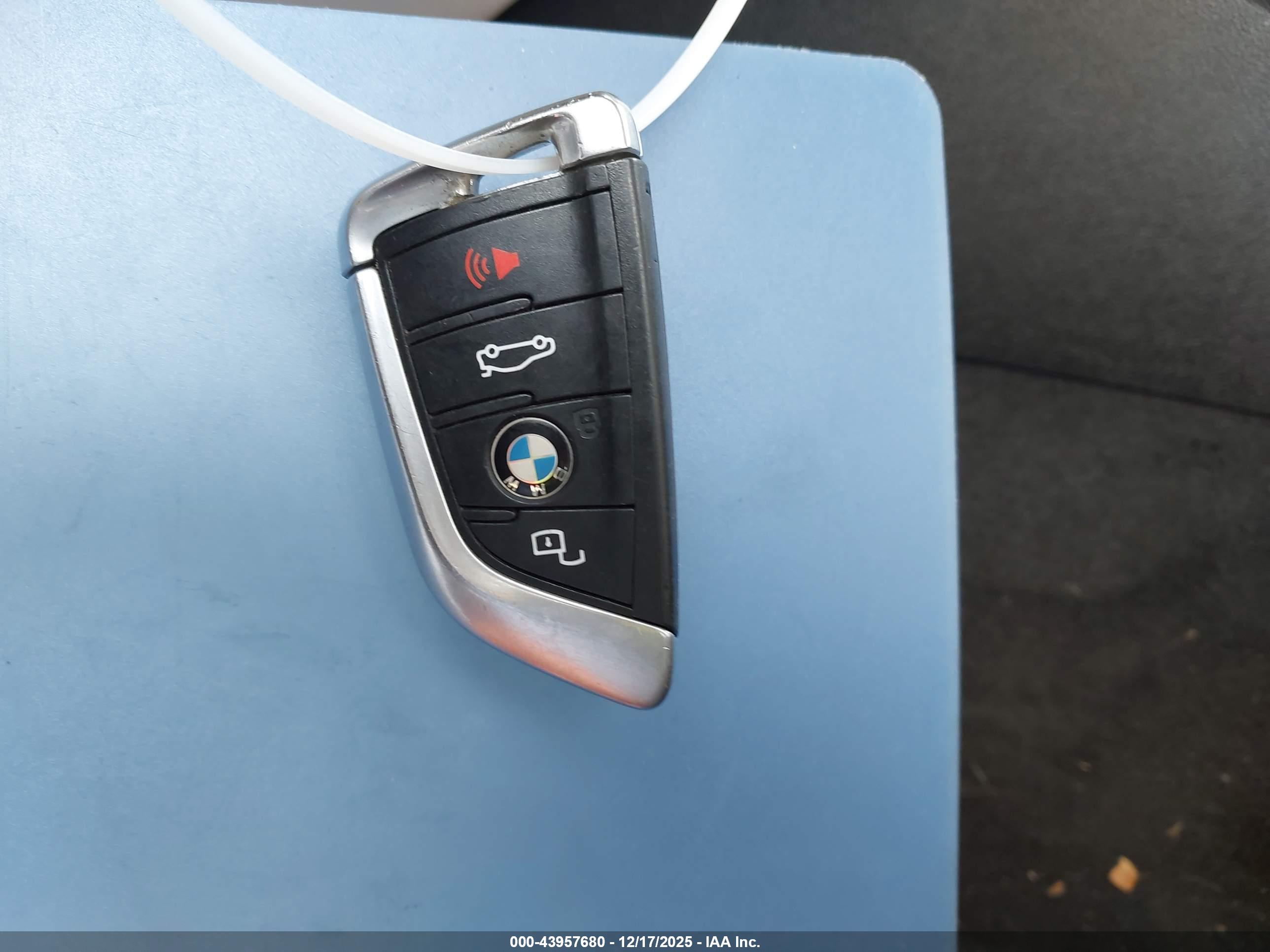 BMW 3 image 11