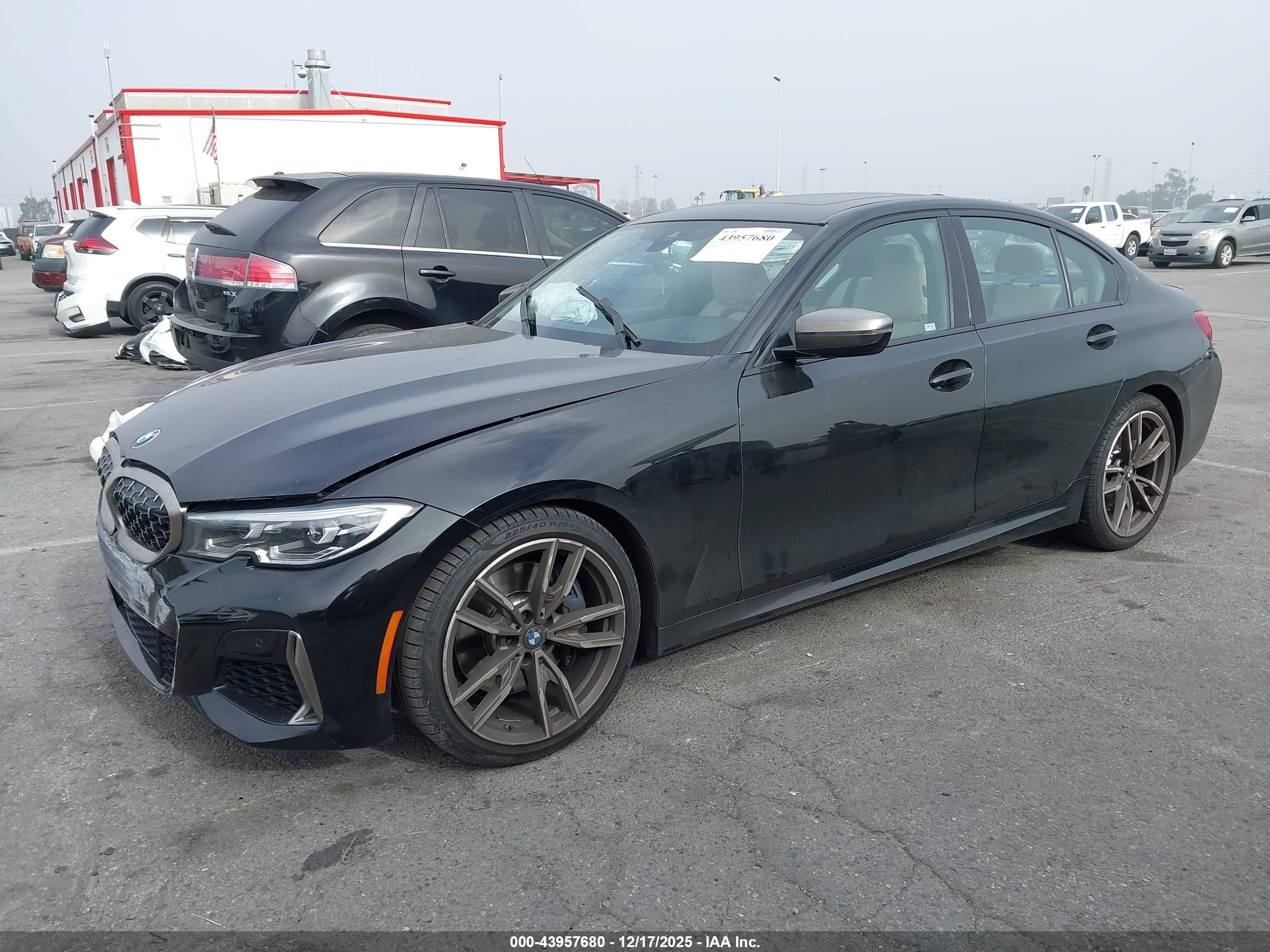 BMW 3 image 2