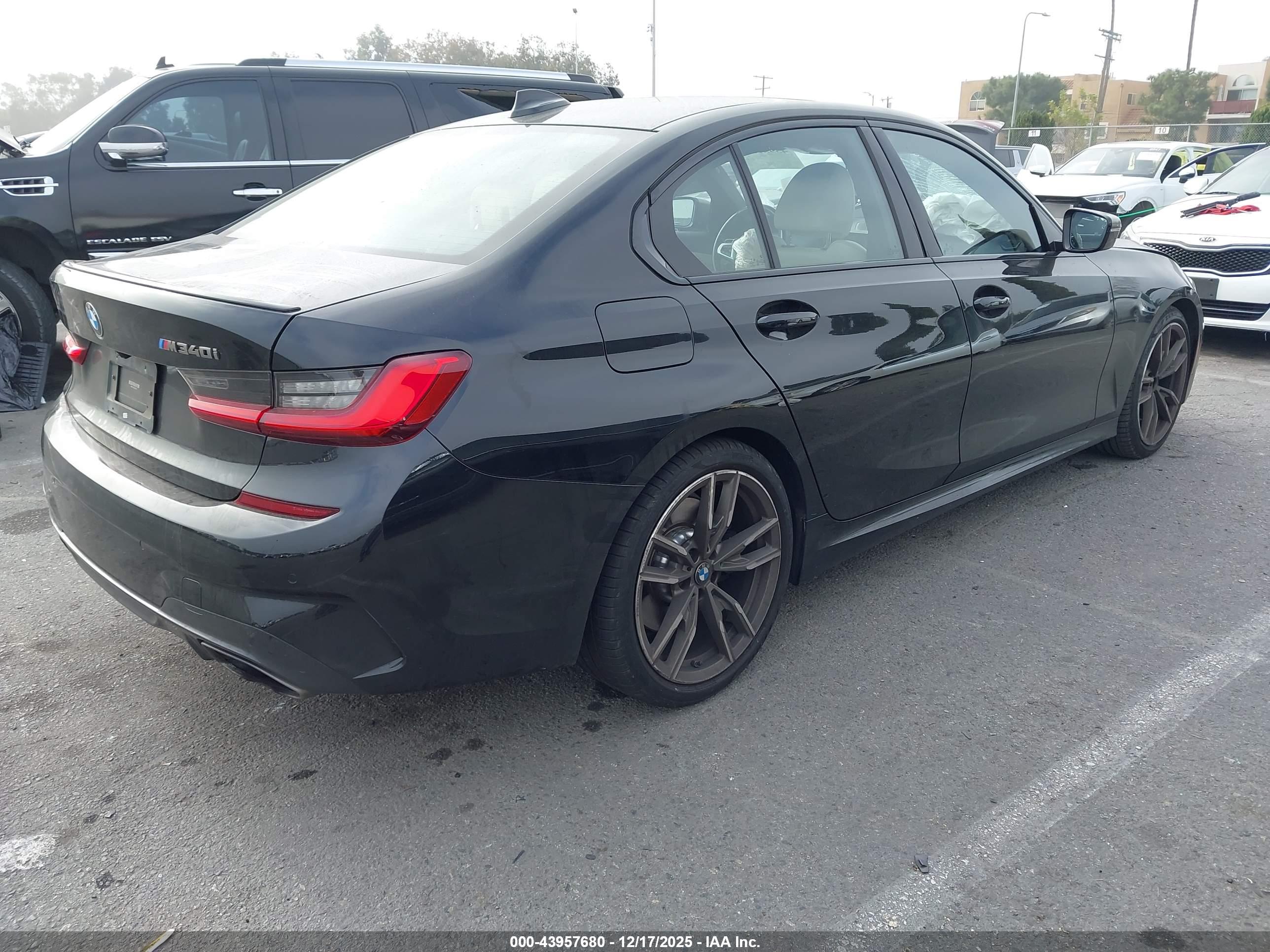 BMW 3 image 4