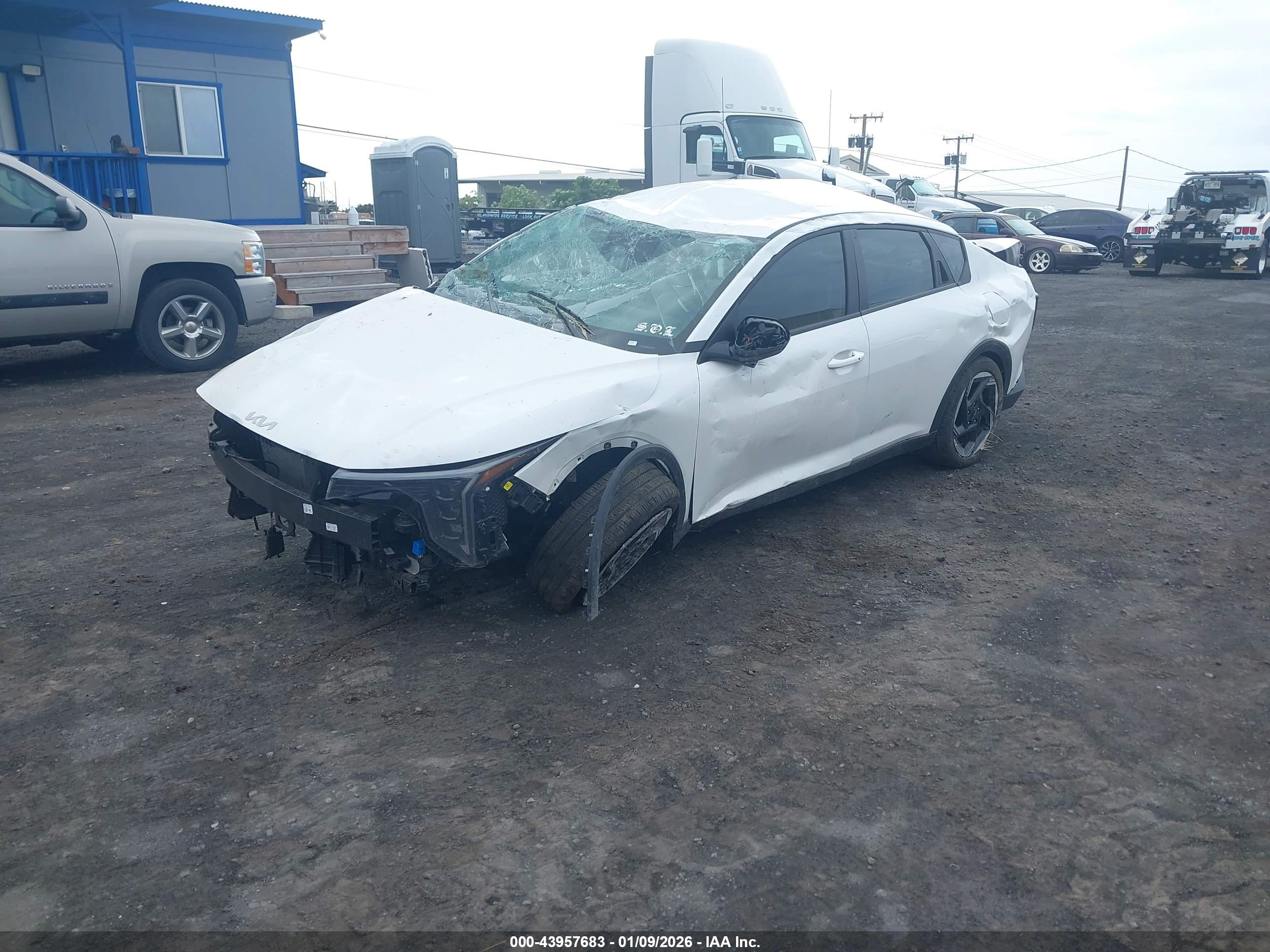 KIA K4 image 2