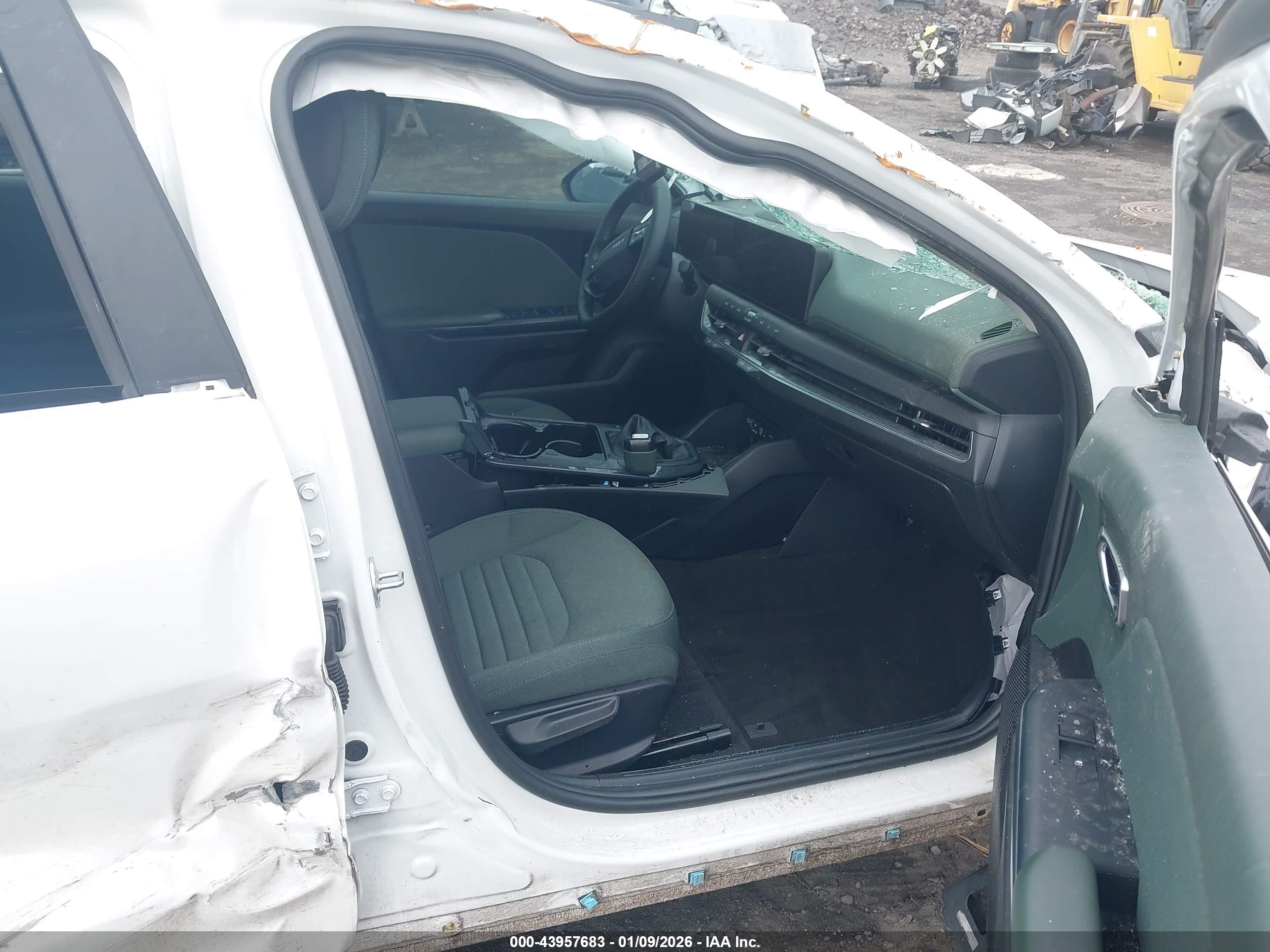 KIA K4 image 5