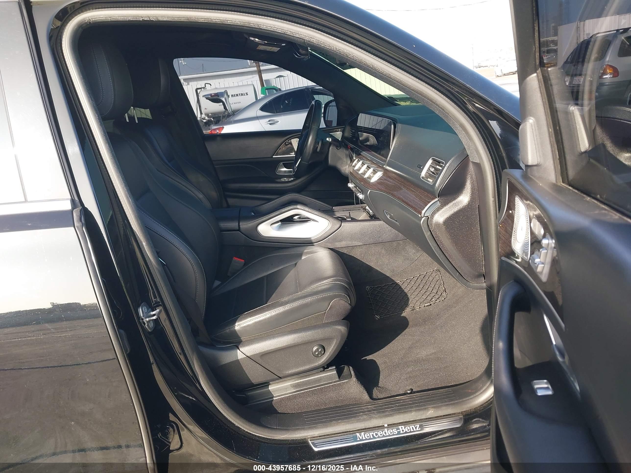 MERCEDES-BENZ GLS image 5