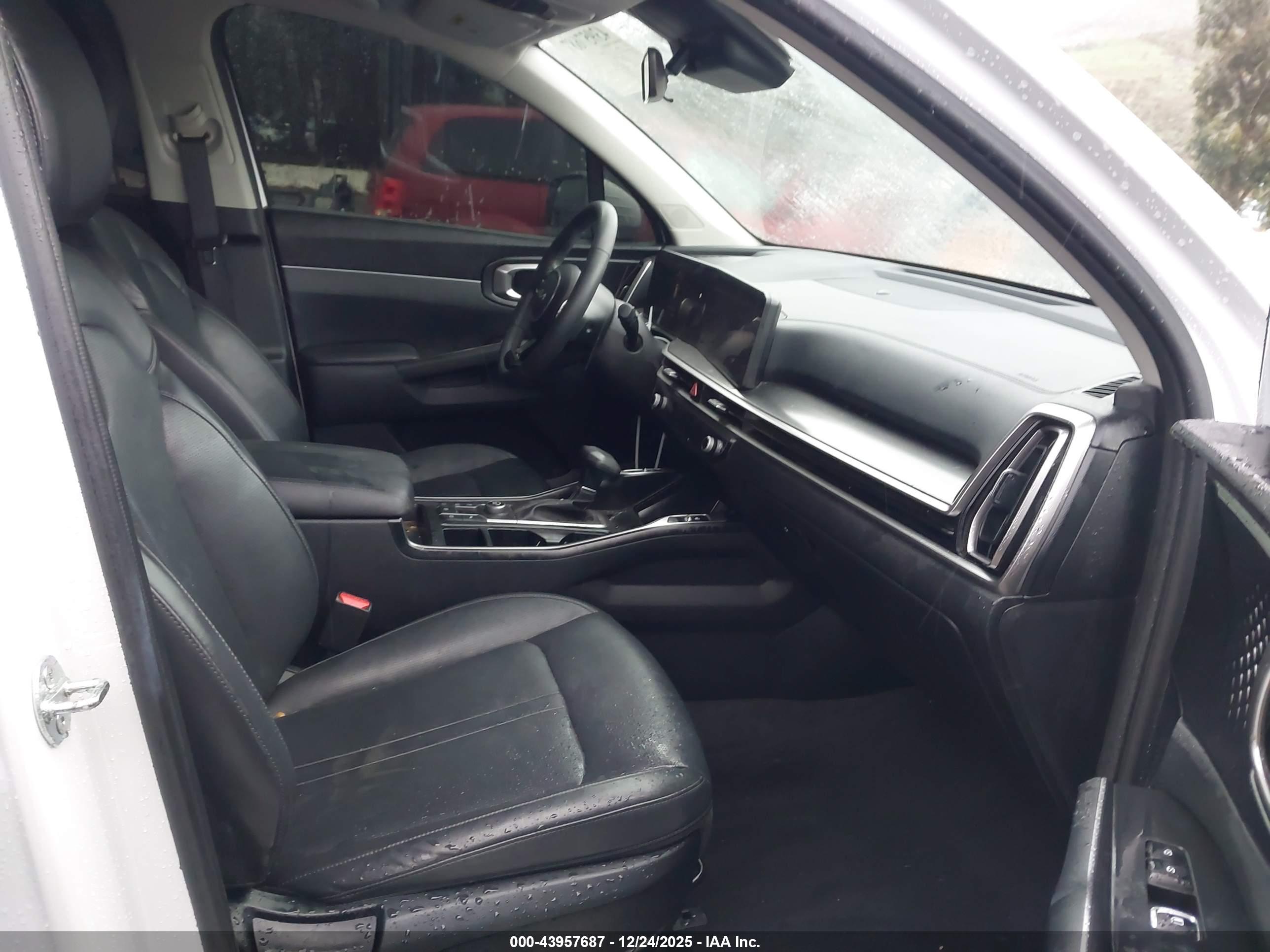 KIA SORENTO image 5
