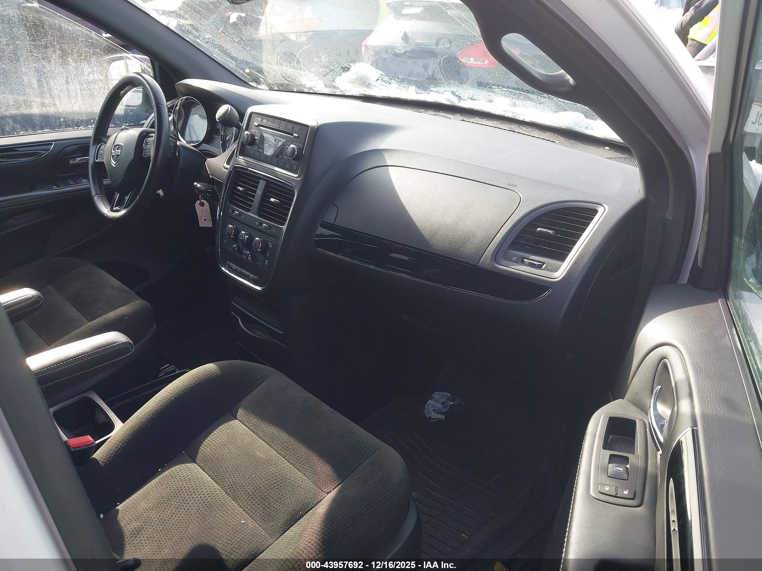 DODGE GRAND image 5