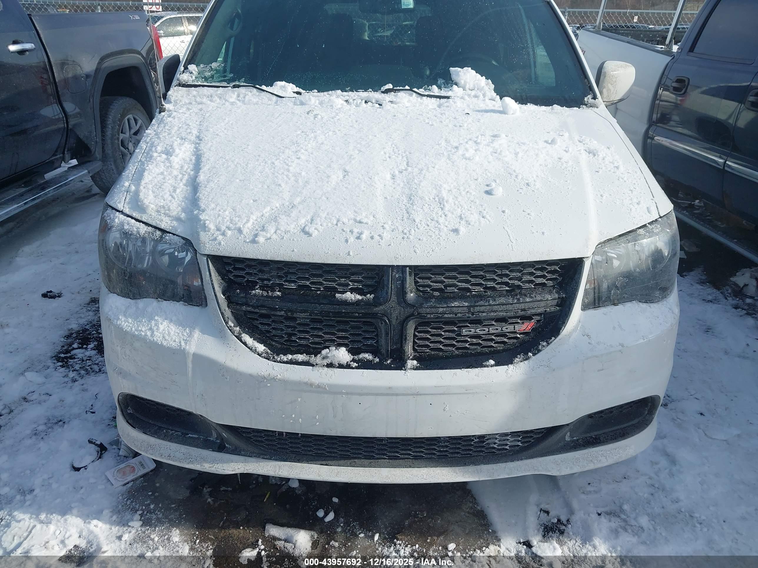 DODGE GRAND image 6