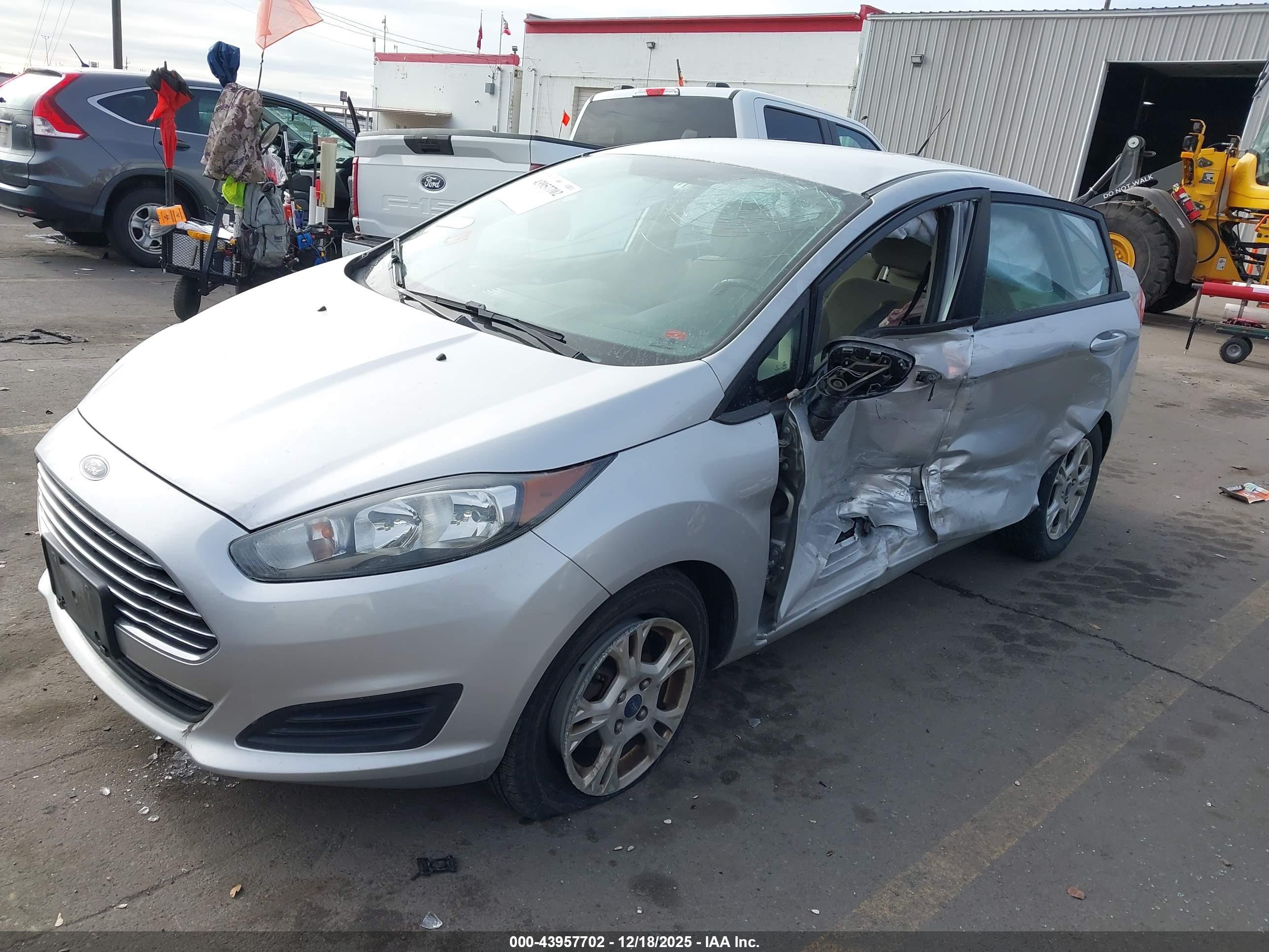 FORD FIESTA image 2