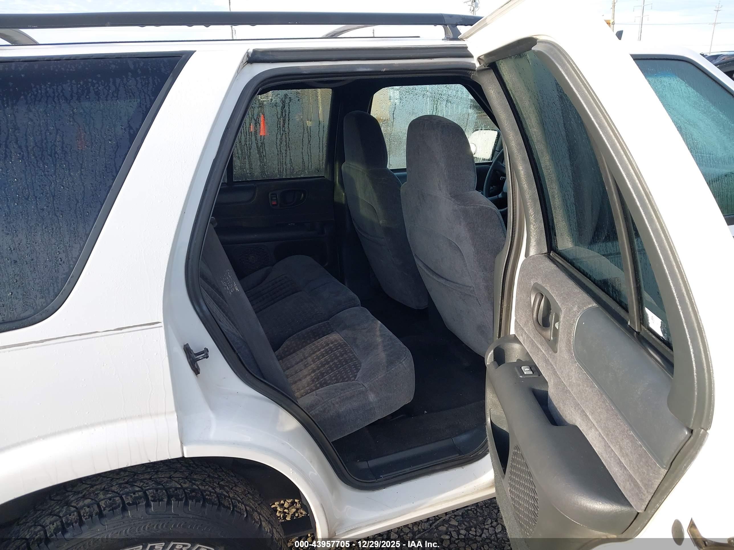 GMC JIMMY image 8