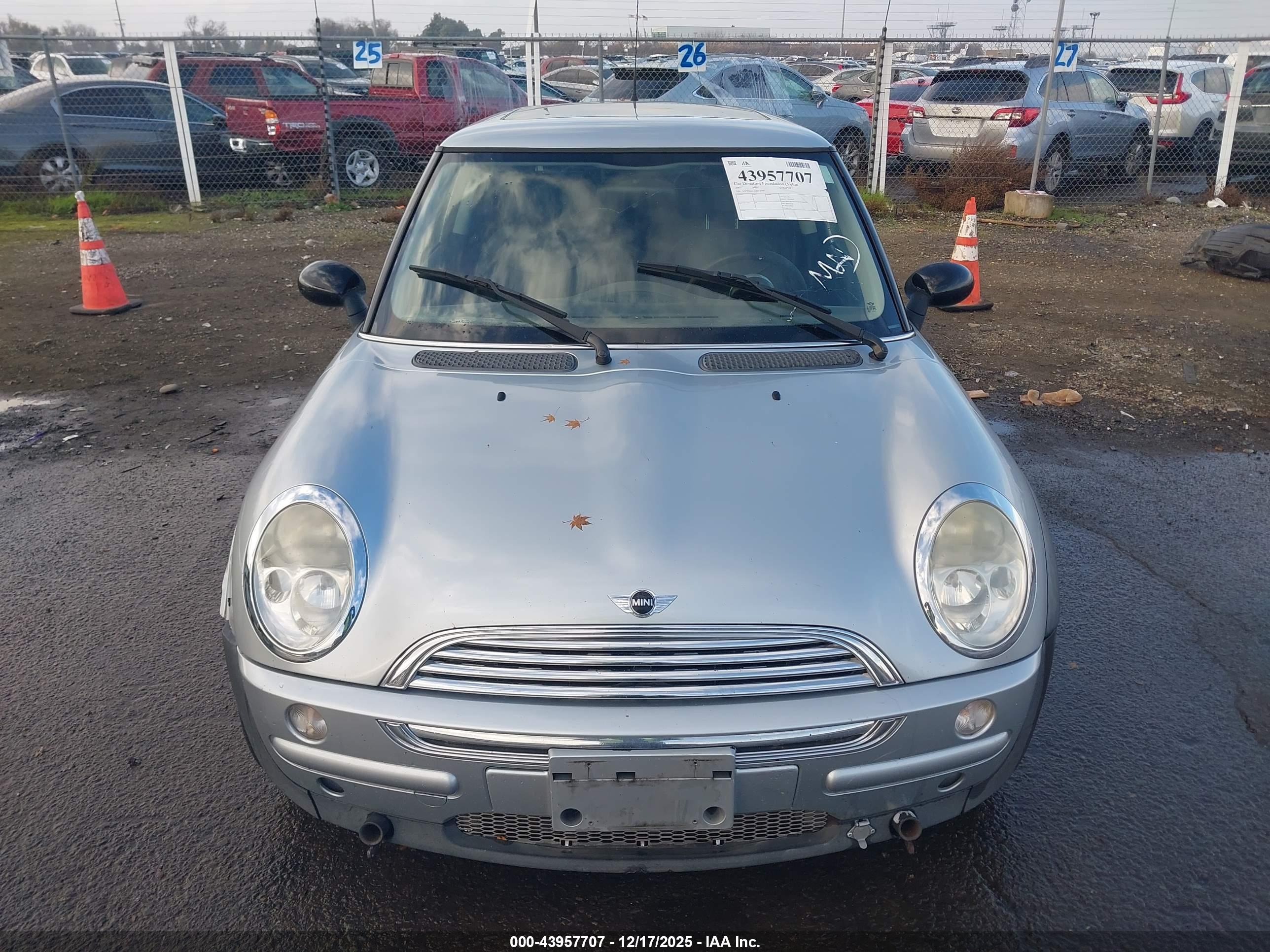 MINI COOPER image 6