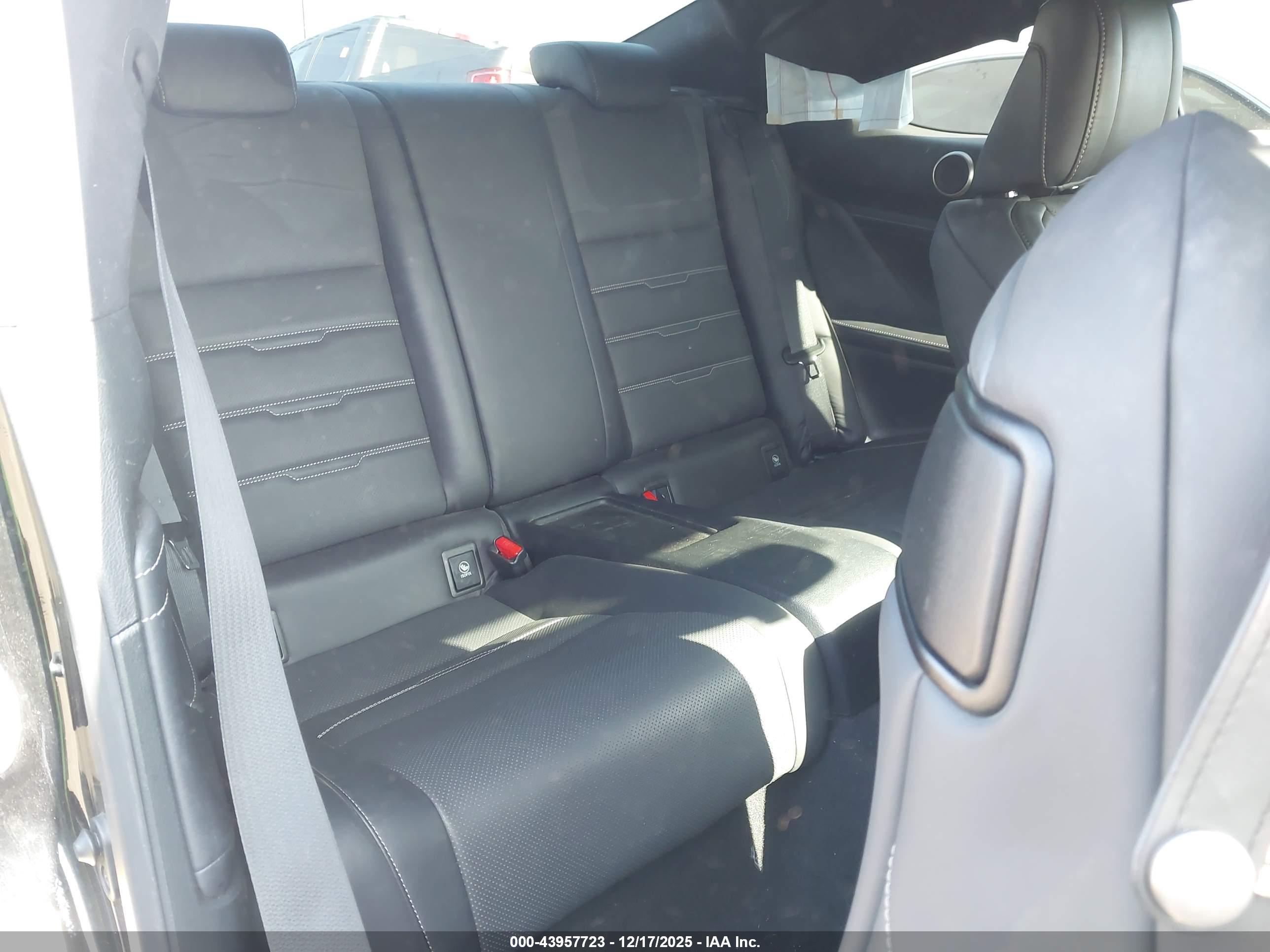 LEXUS RC image 8