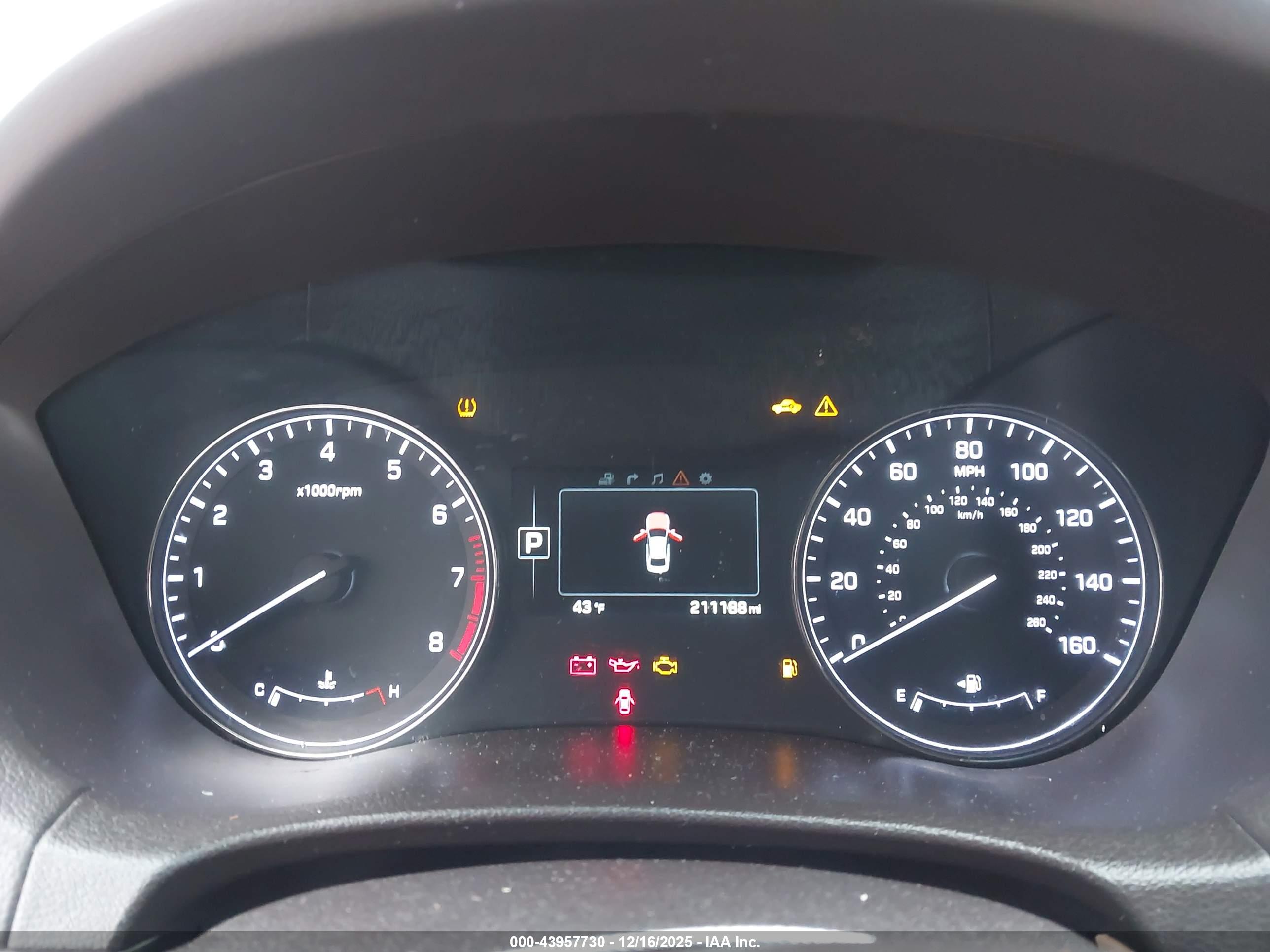 HYUNDAI GENESIS image 7