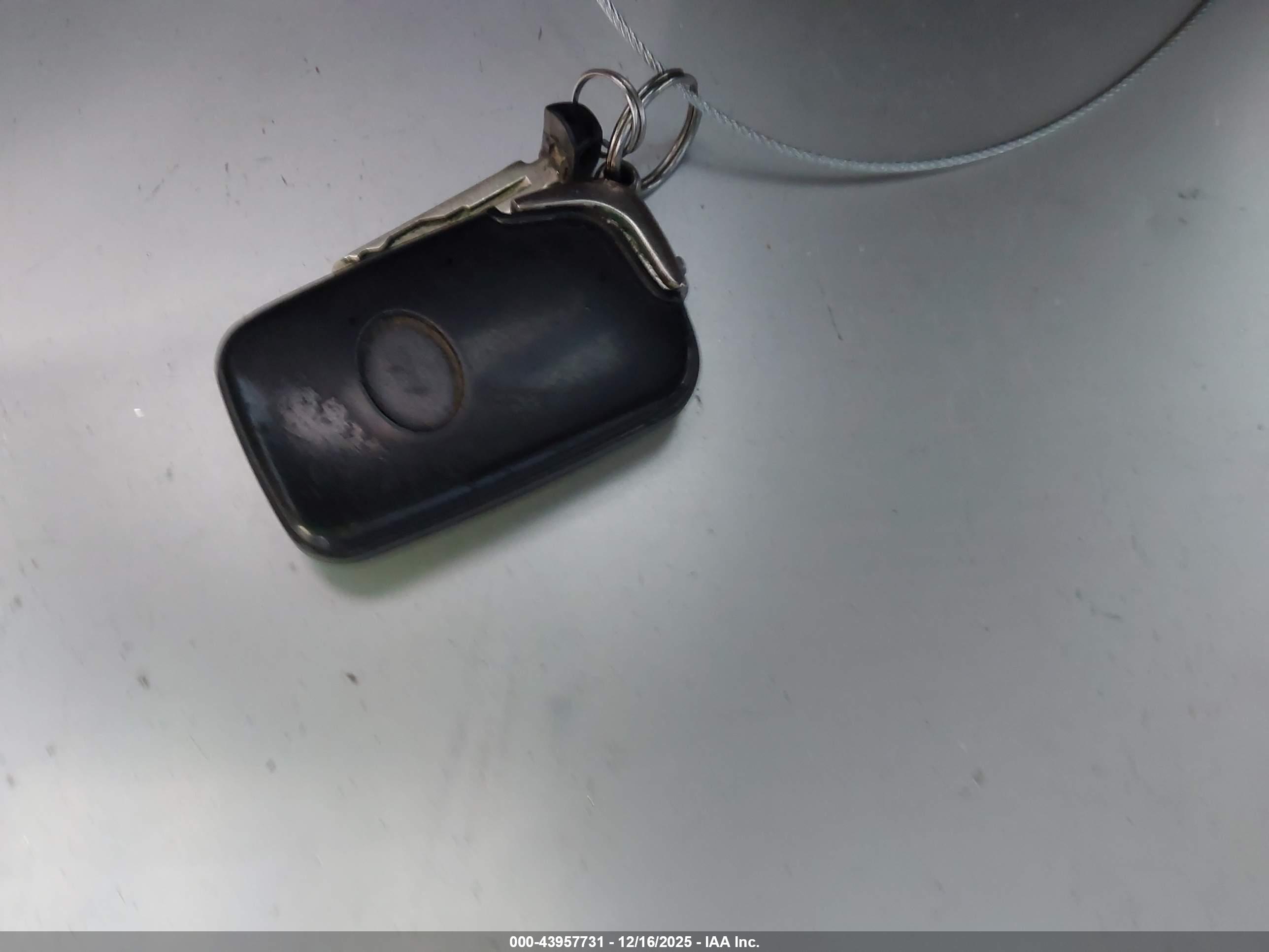 TOYOTA PRIUS image 11