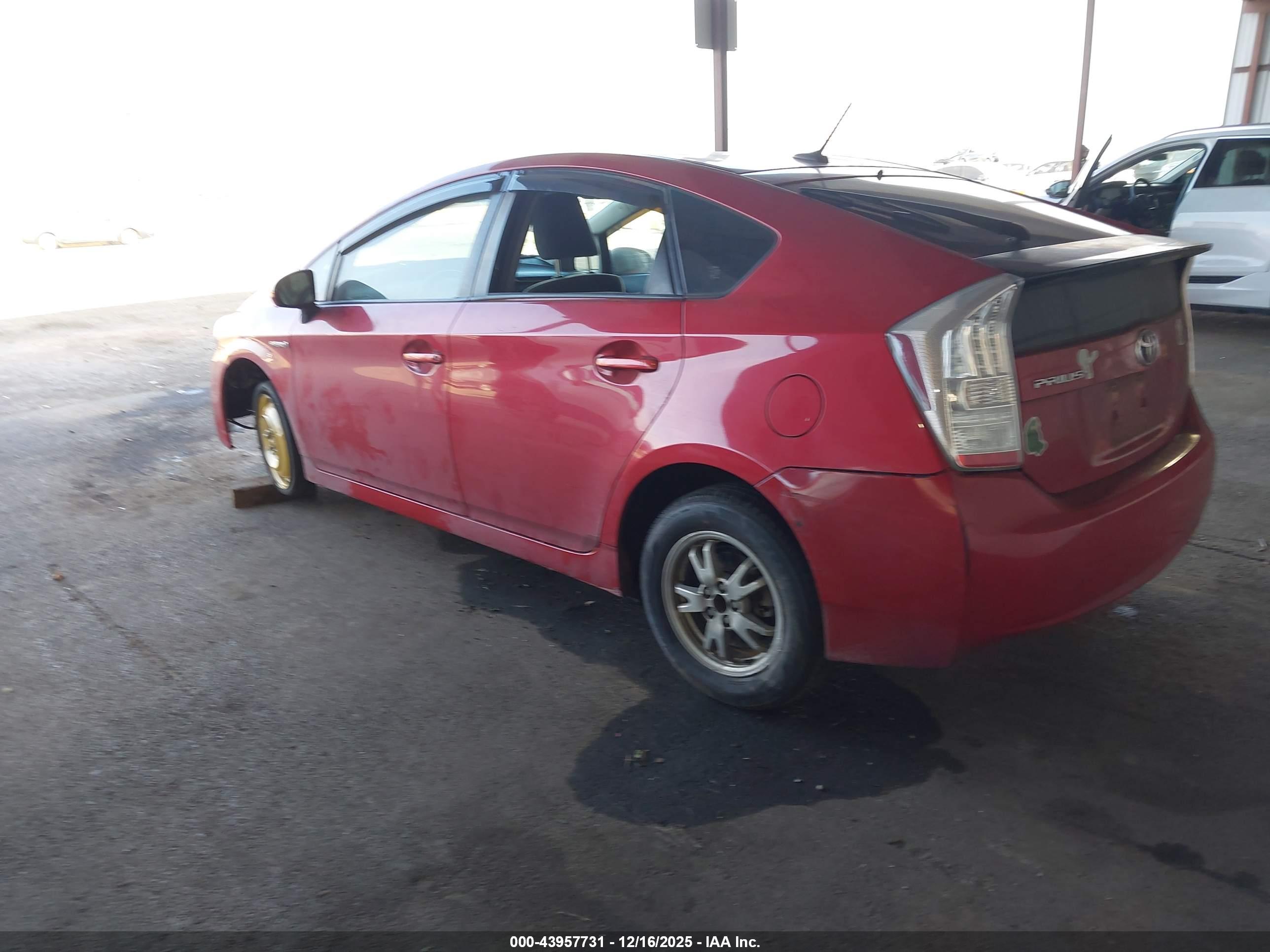 TOYOTA PRIUS image 3
