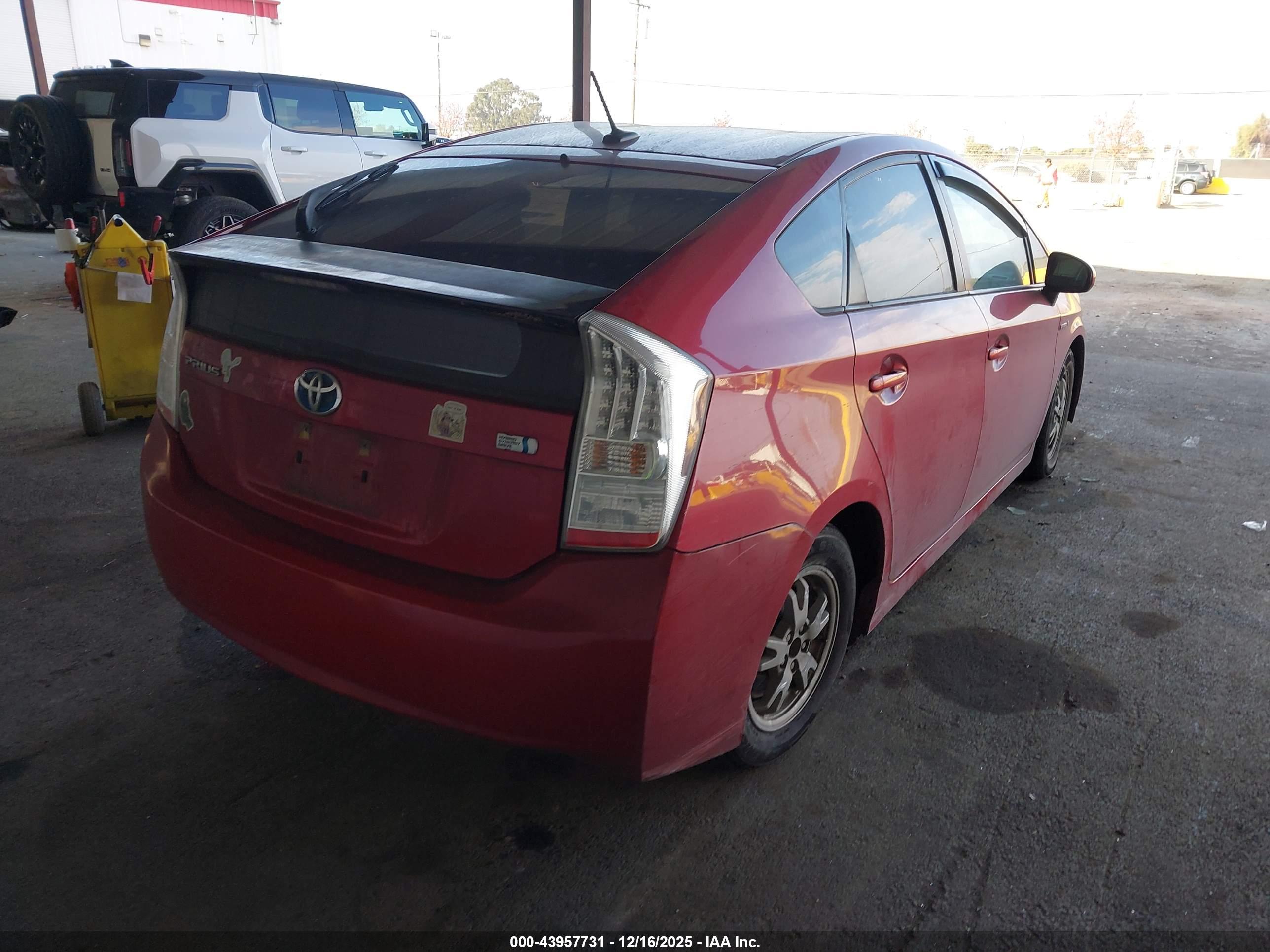 TOYOTA PRIUS image 4