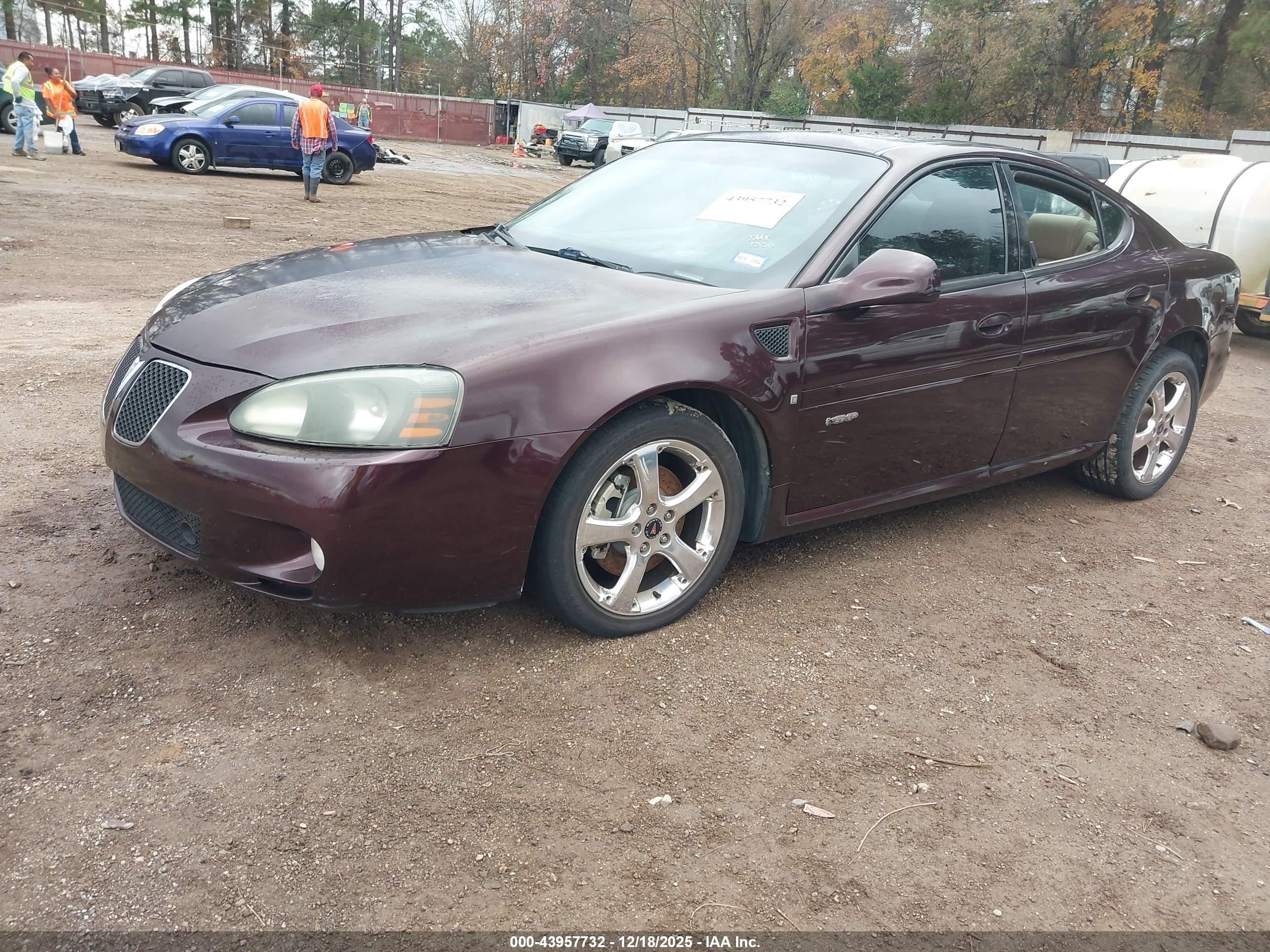 PONTIAC GRAND image 2