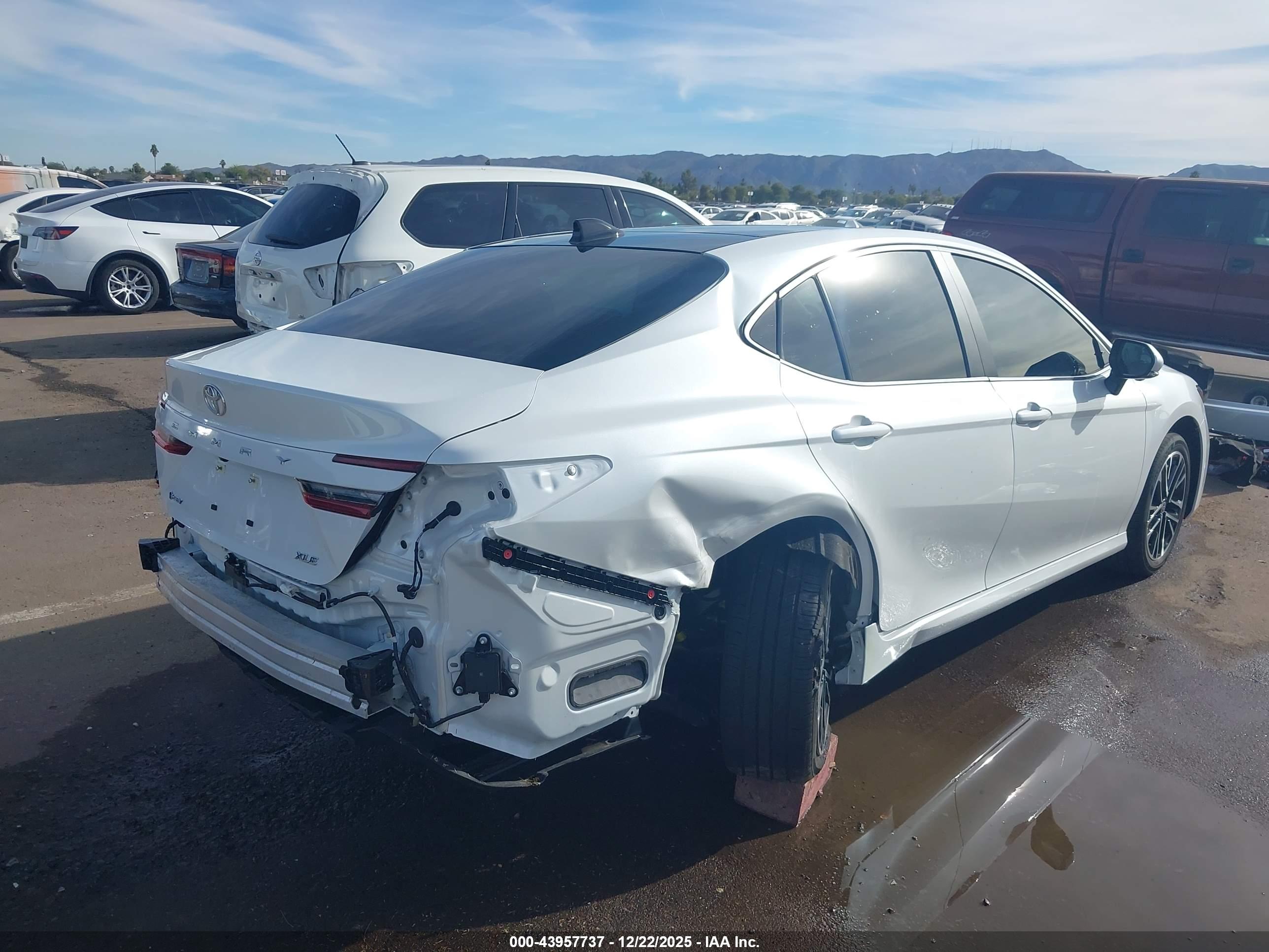 TOYOTA CAMRY image 4