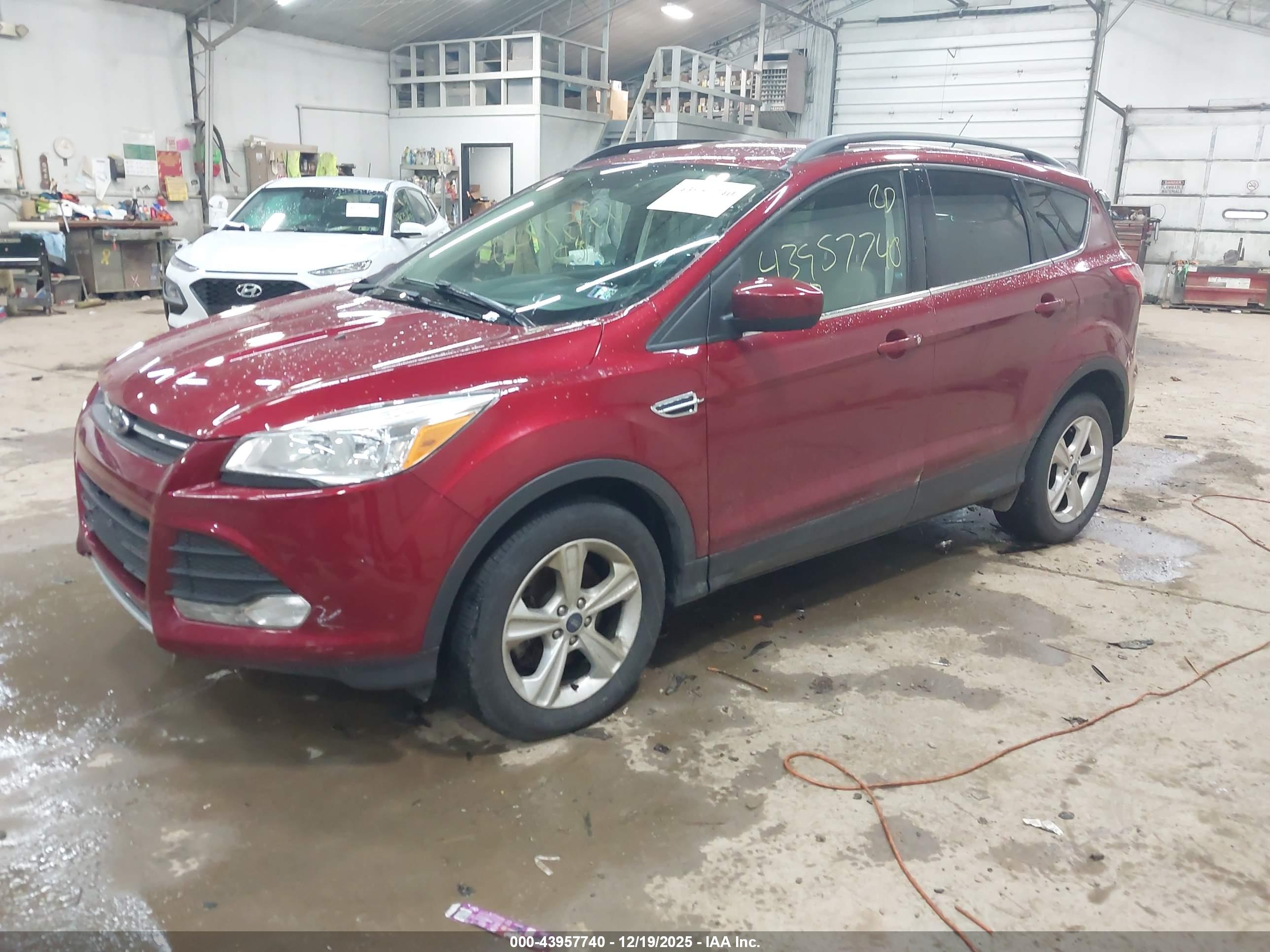 FORD ESCAPE image 2