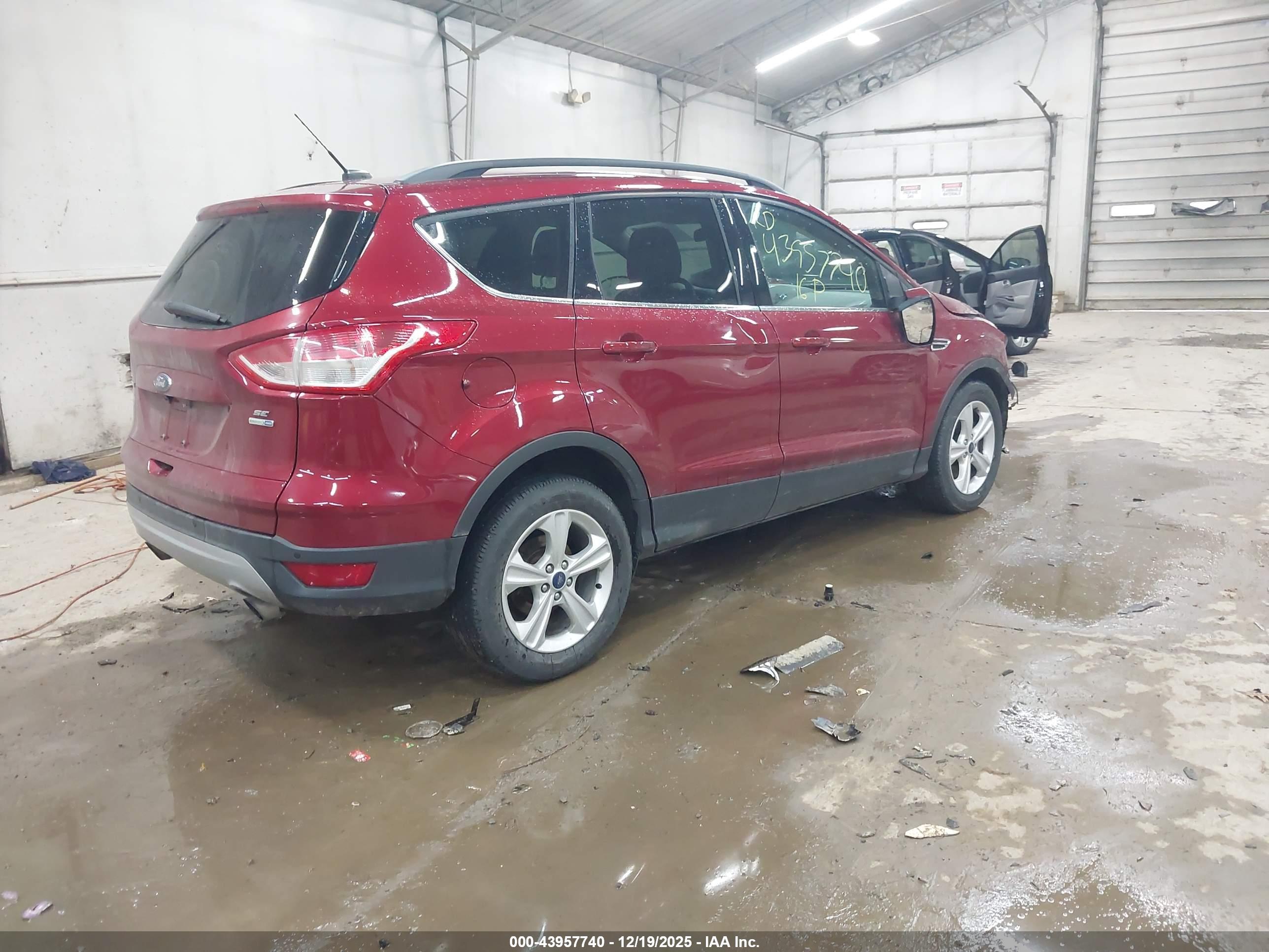 FORD ESCAPE image 4