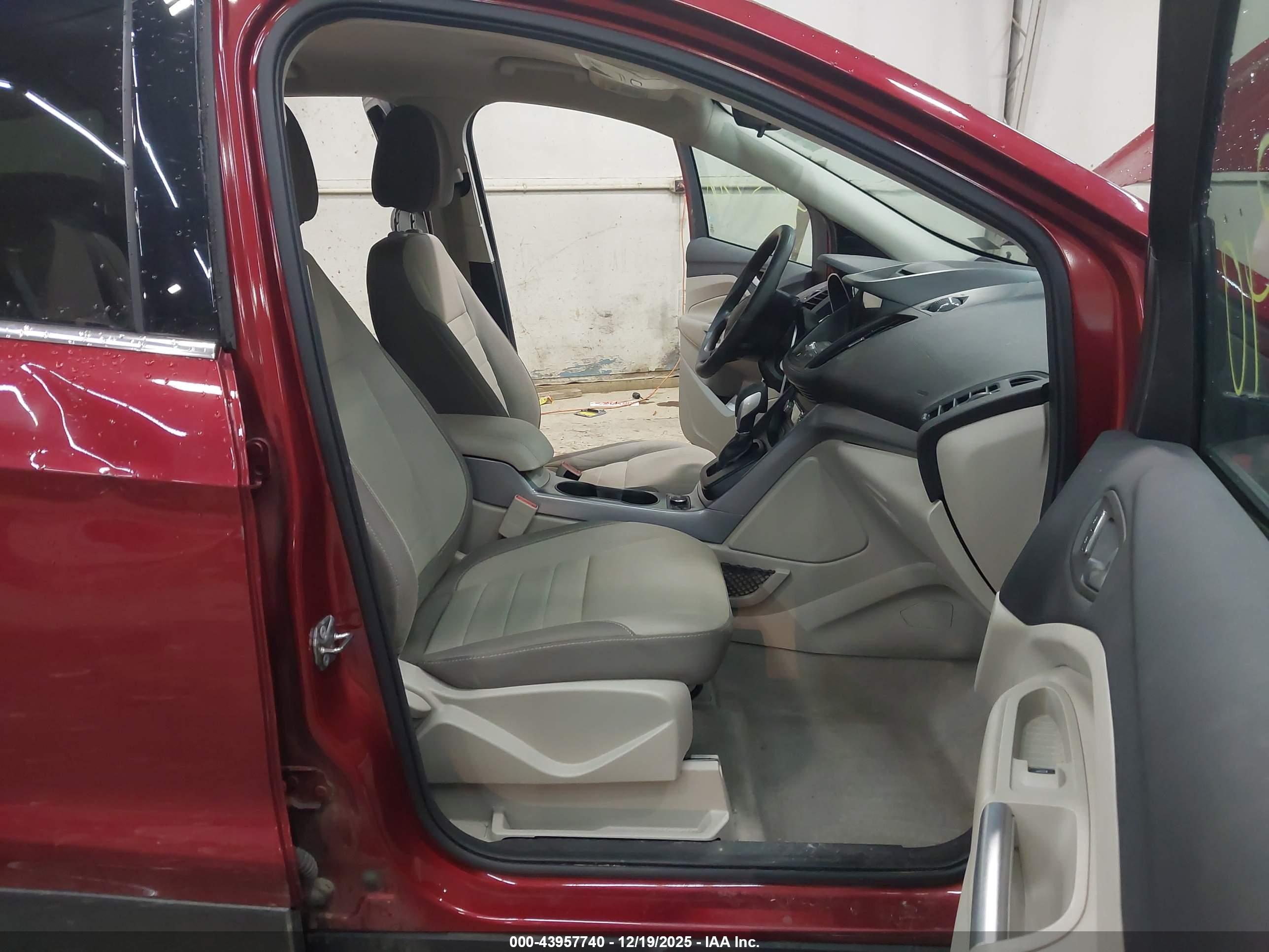 FORD ESCAPE image 5