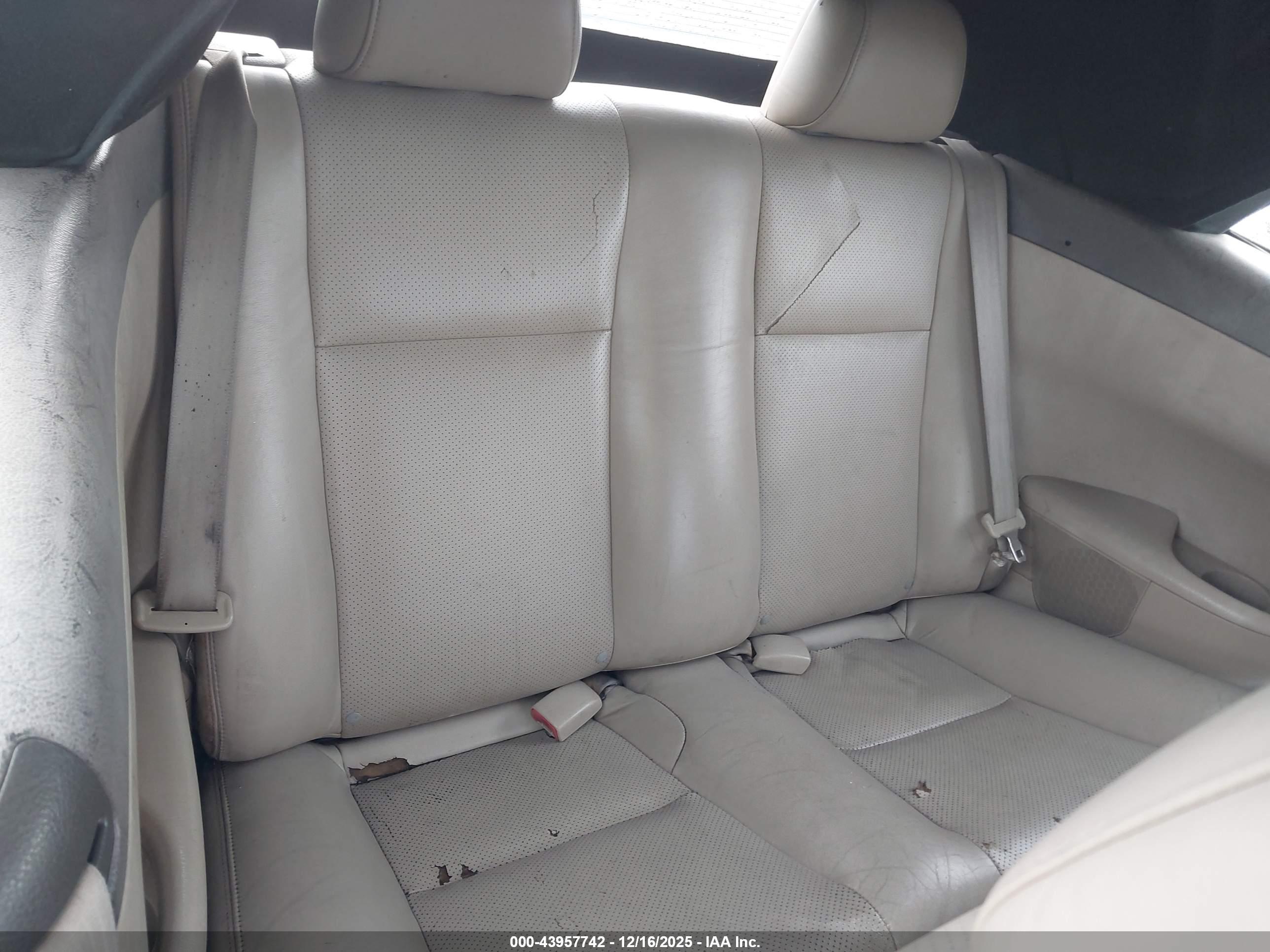 TOYOTA CAMRY image 8
