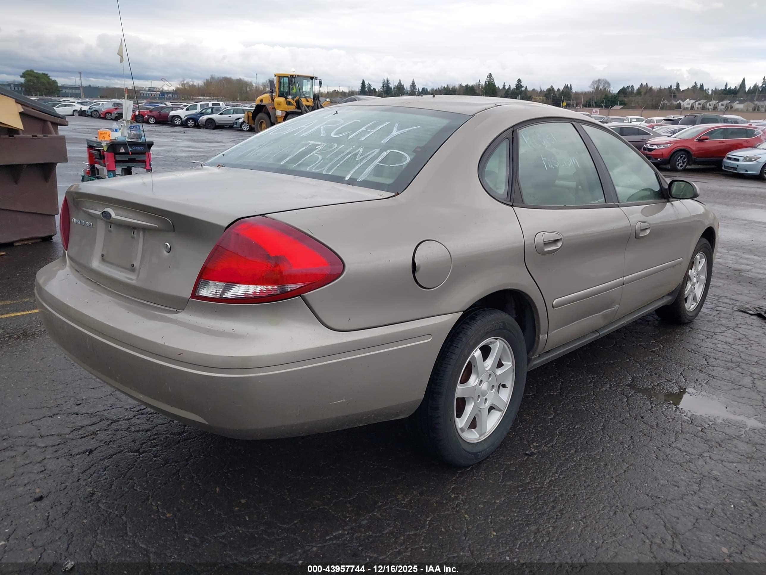 FORD TAURUS image 4