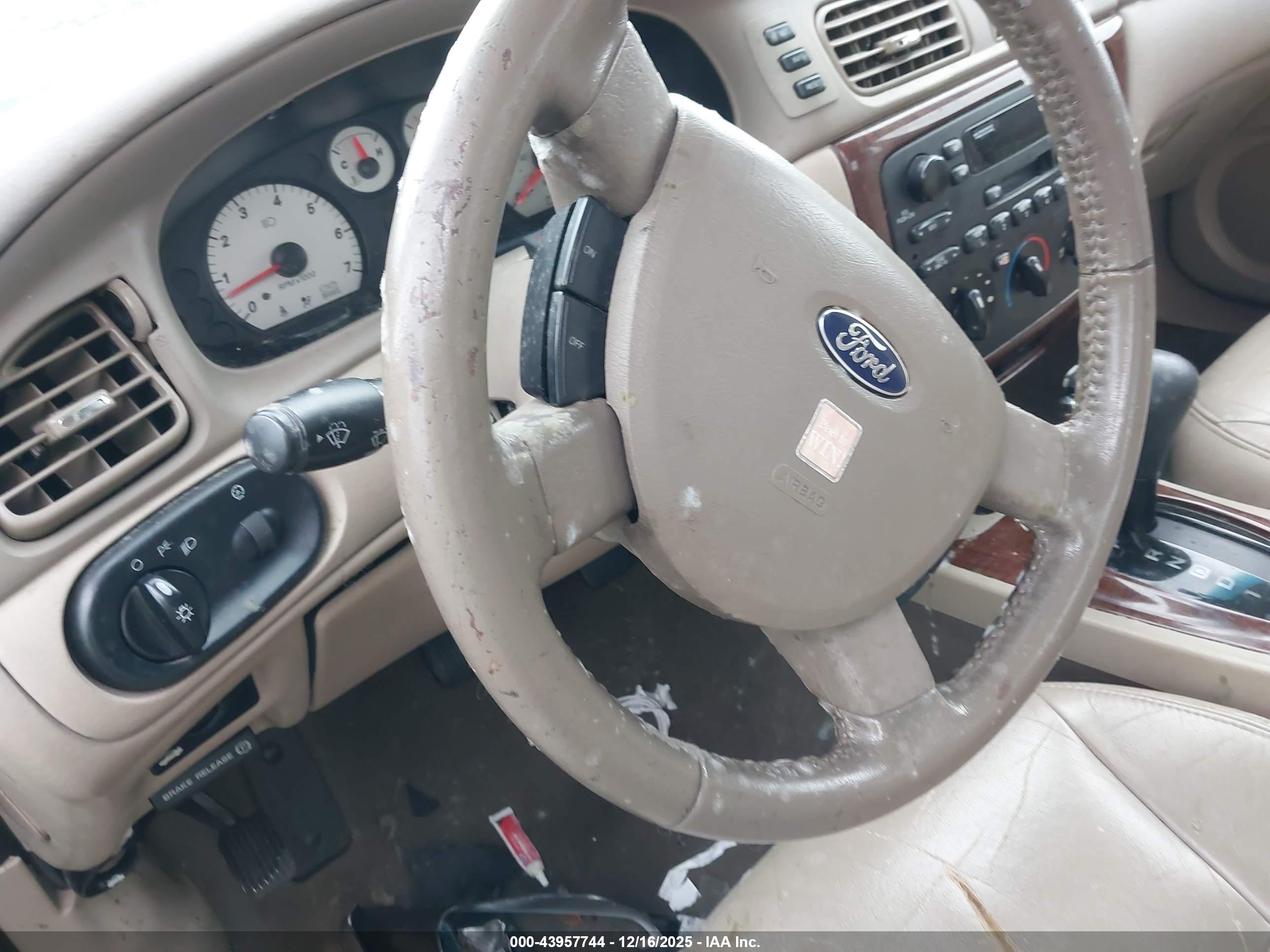 FORD TAURUS image 6