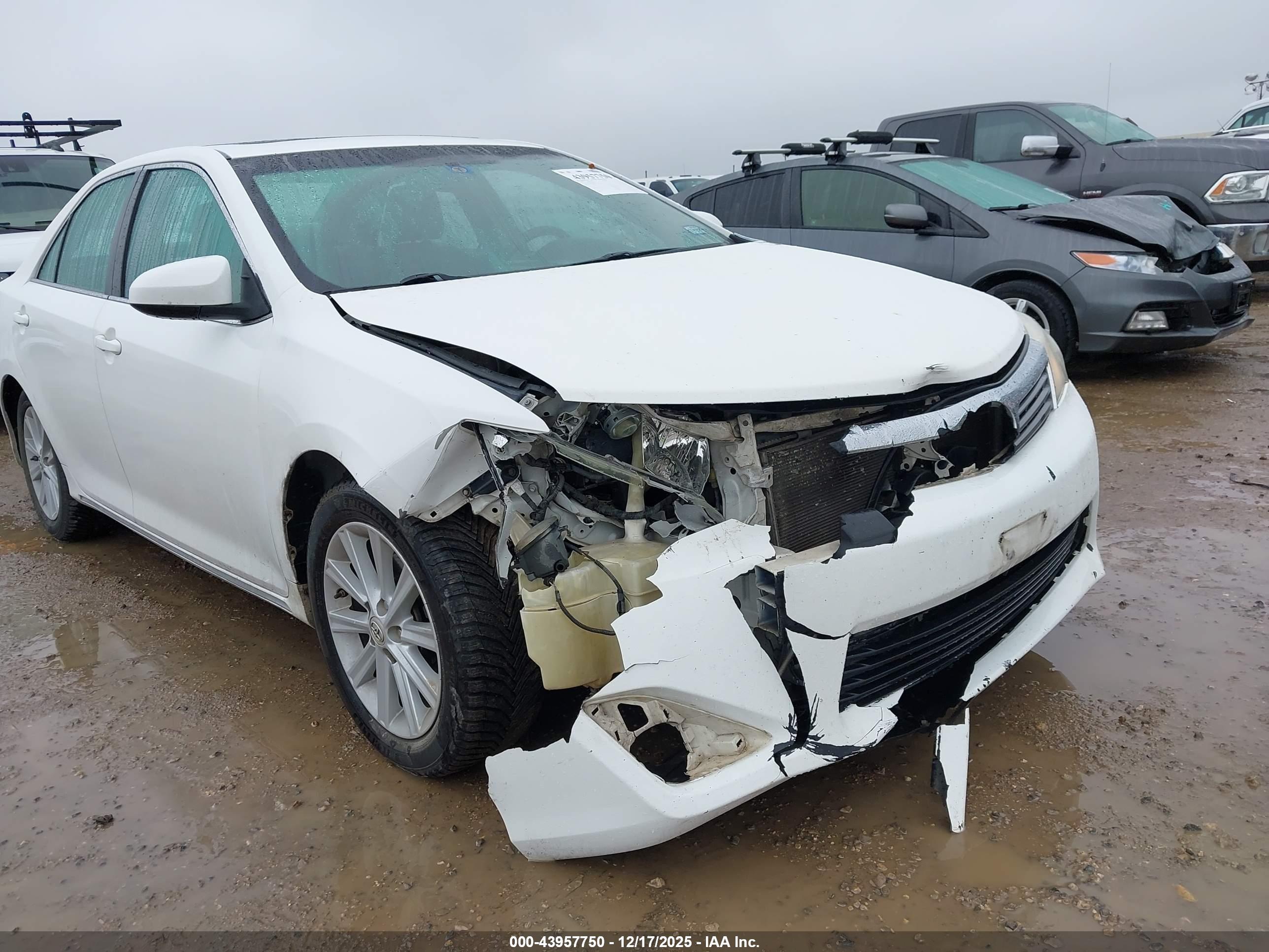 TOYOTA CAMRY image 6