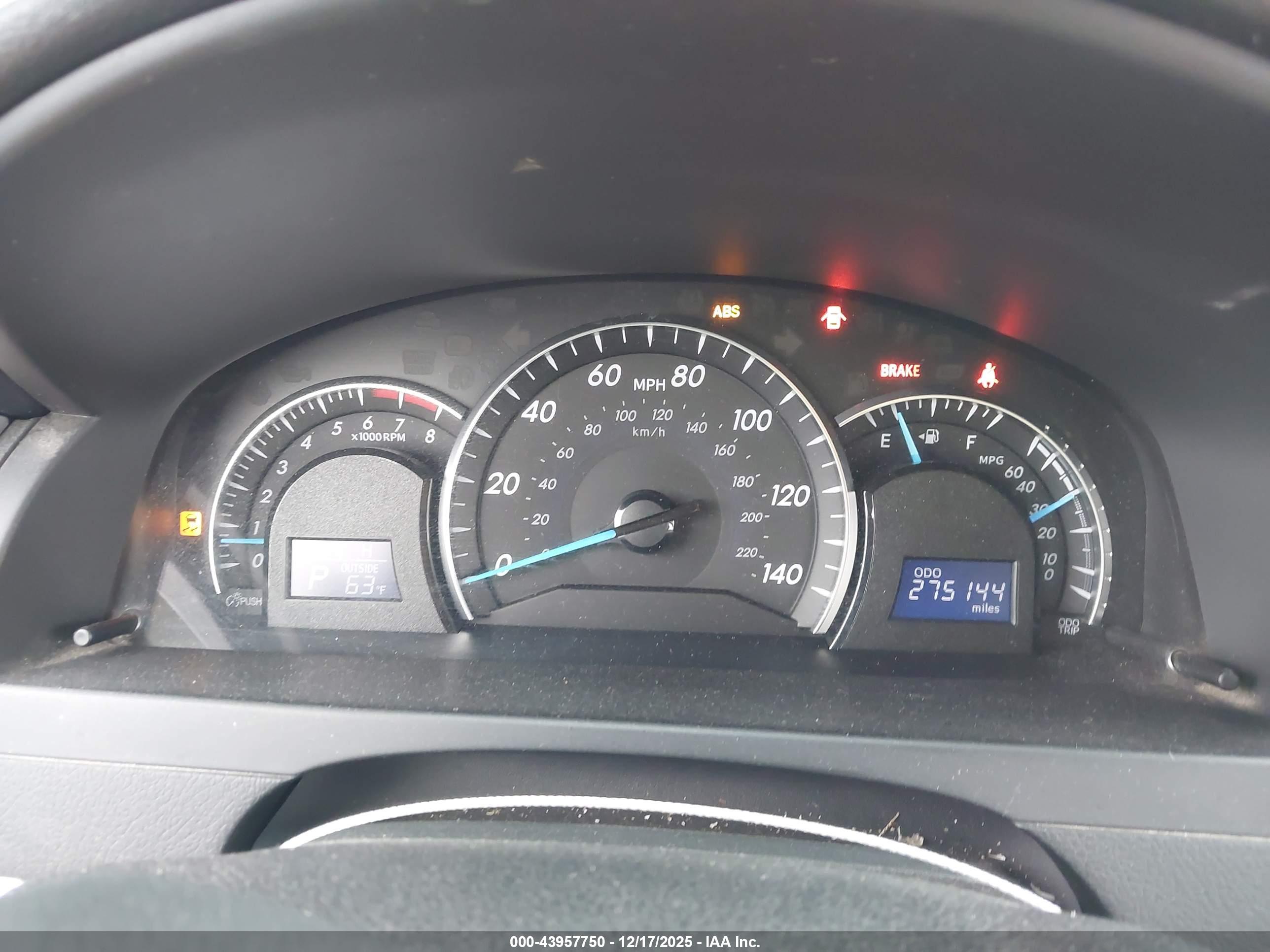 TOYOTA CAMRY image 7