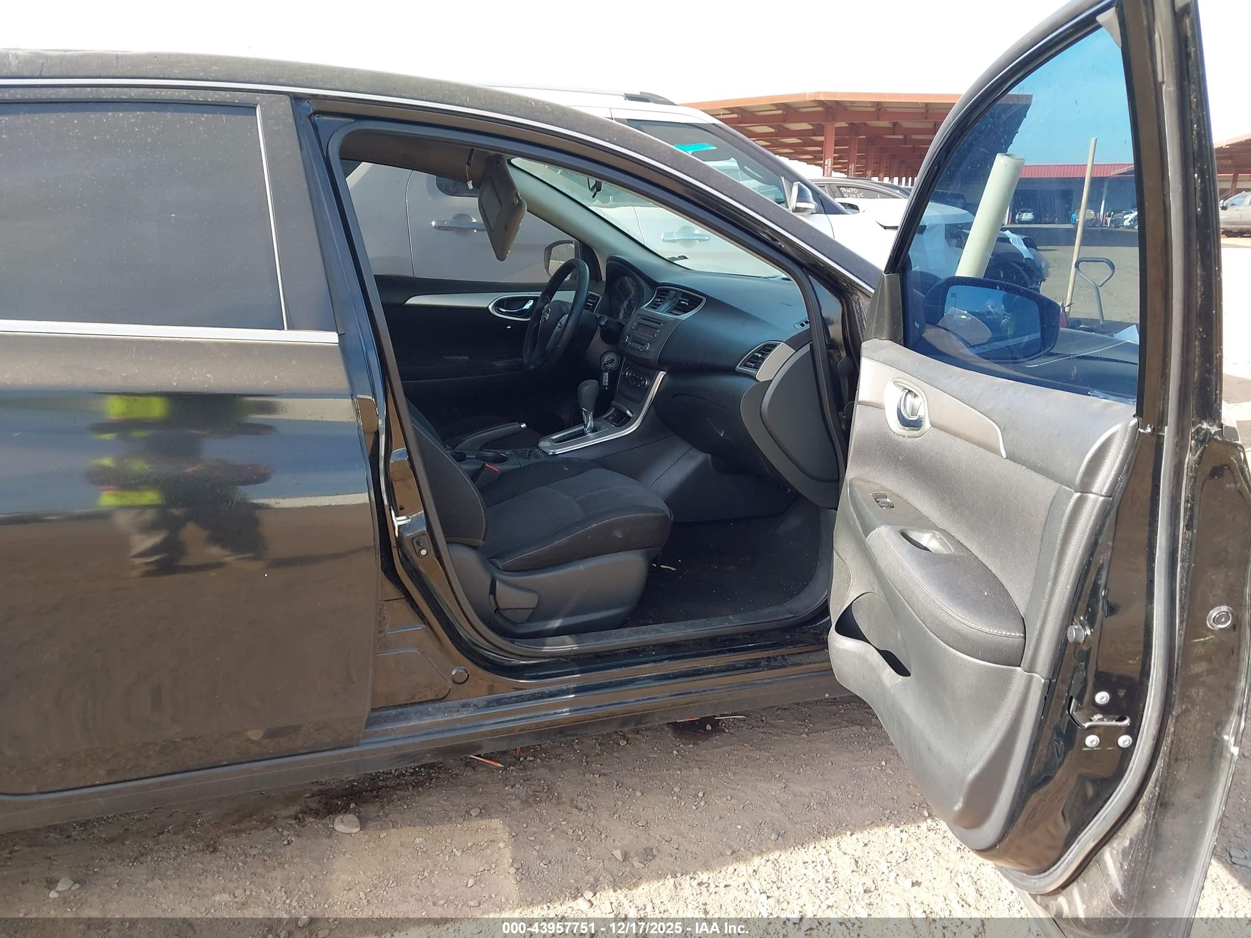 NISSAN SENTRA image 5