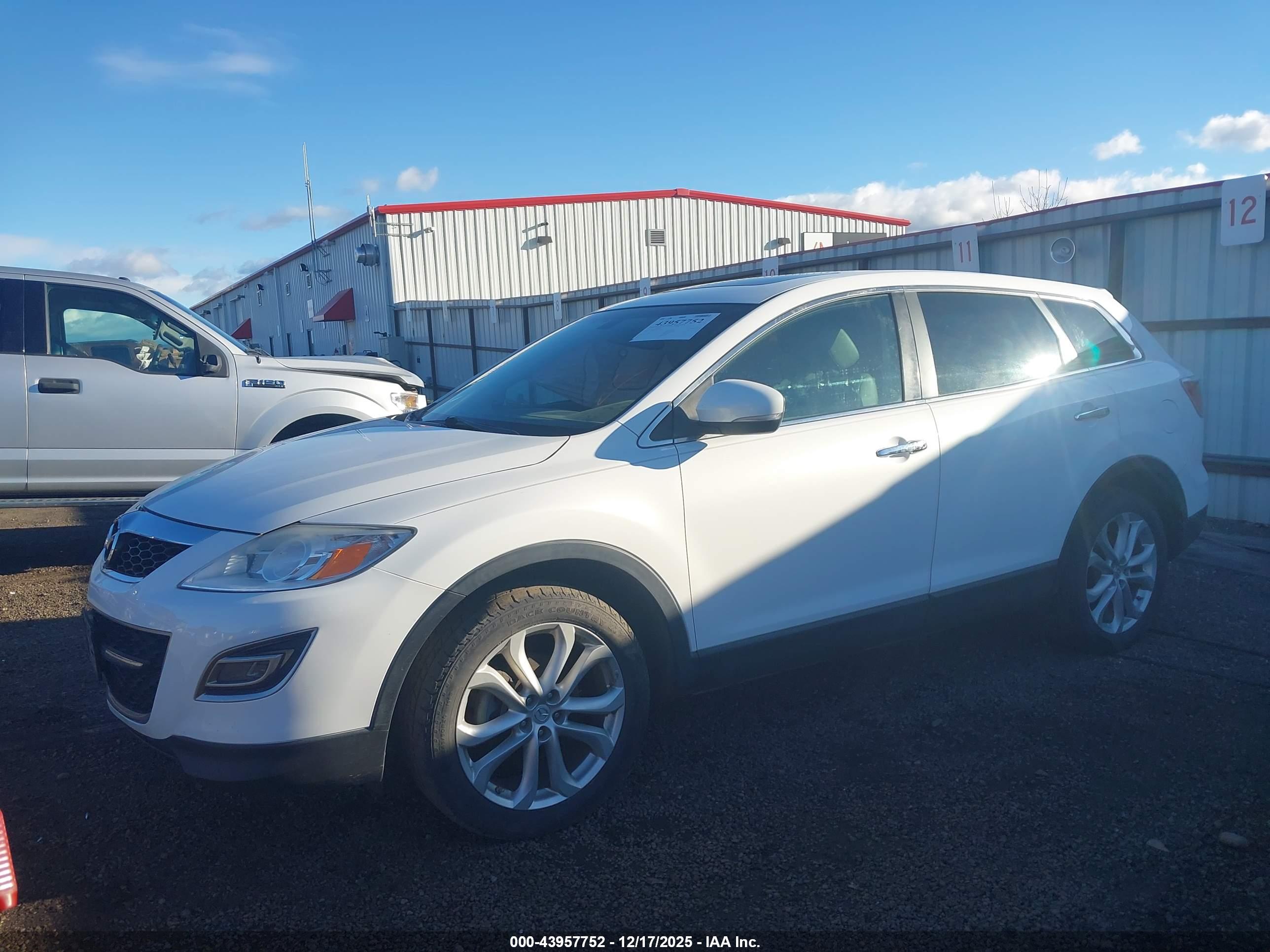 MAZDA CX-9 image 2