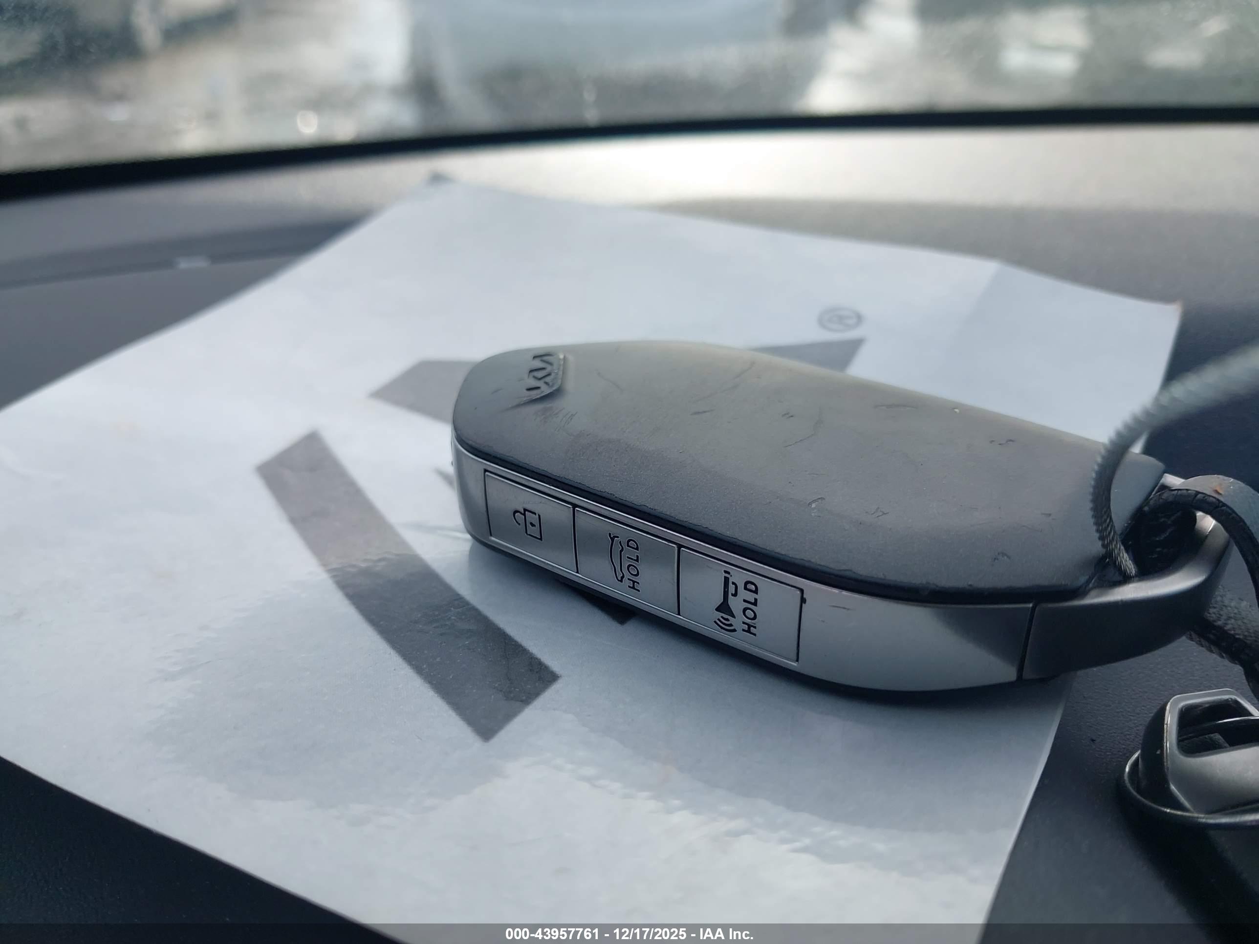 KIA K4 image 11